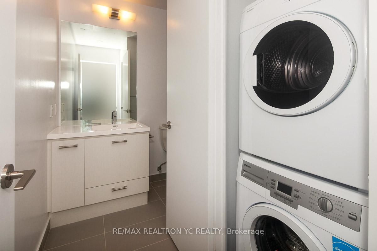1 Bedroom Condo at 87 Peter,  Toronto For sale