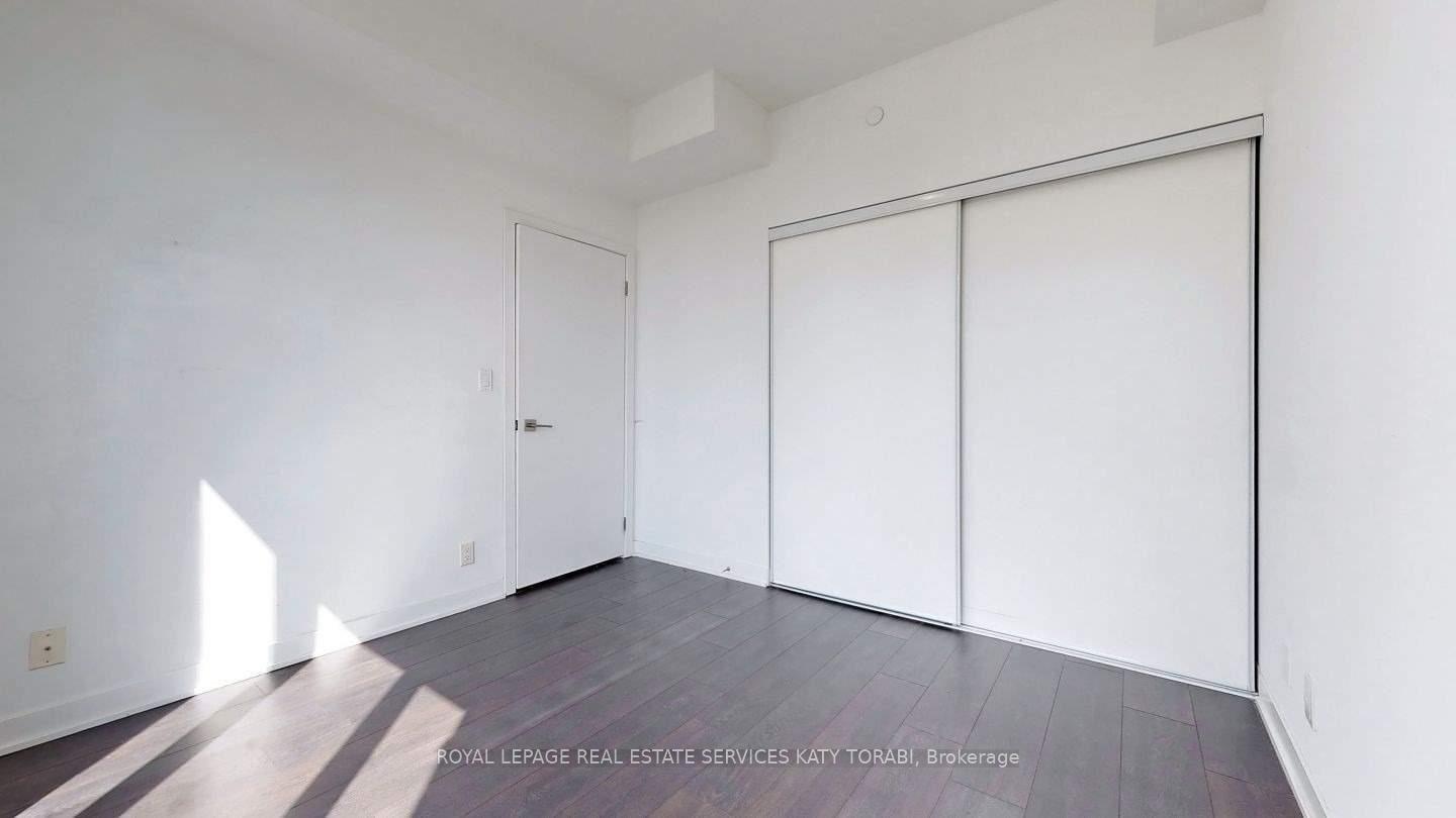 2 Bedrooms Condo at 28 Avondale, Toronto For sale