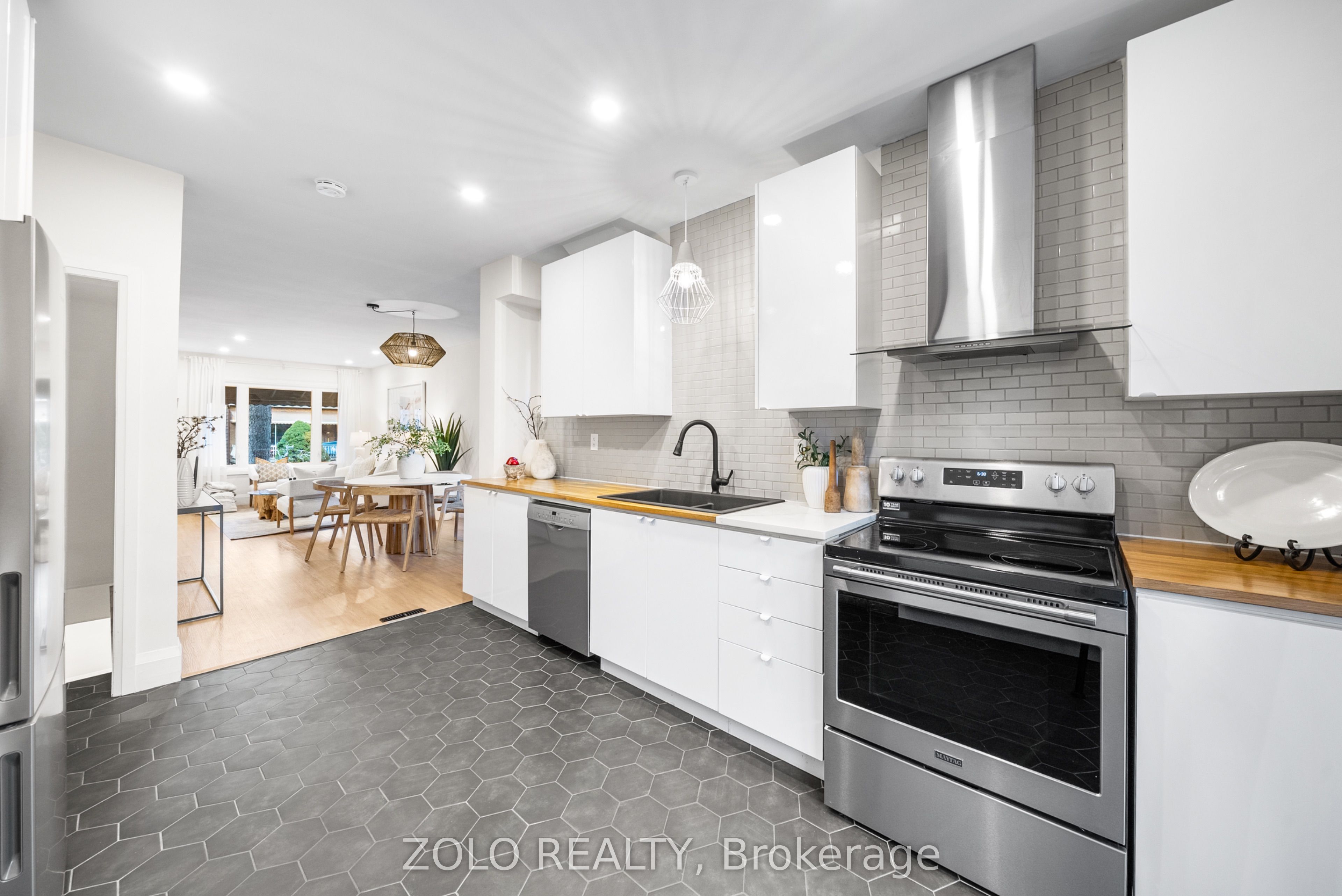 82 Bellwoods Avenue