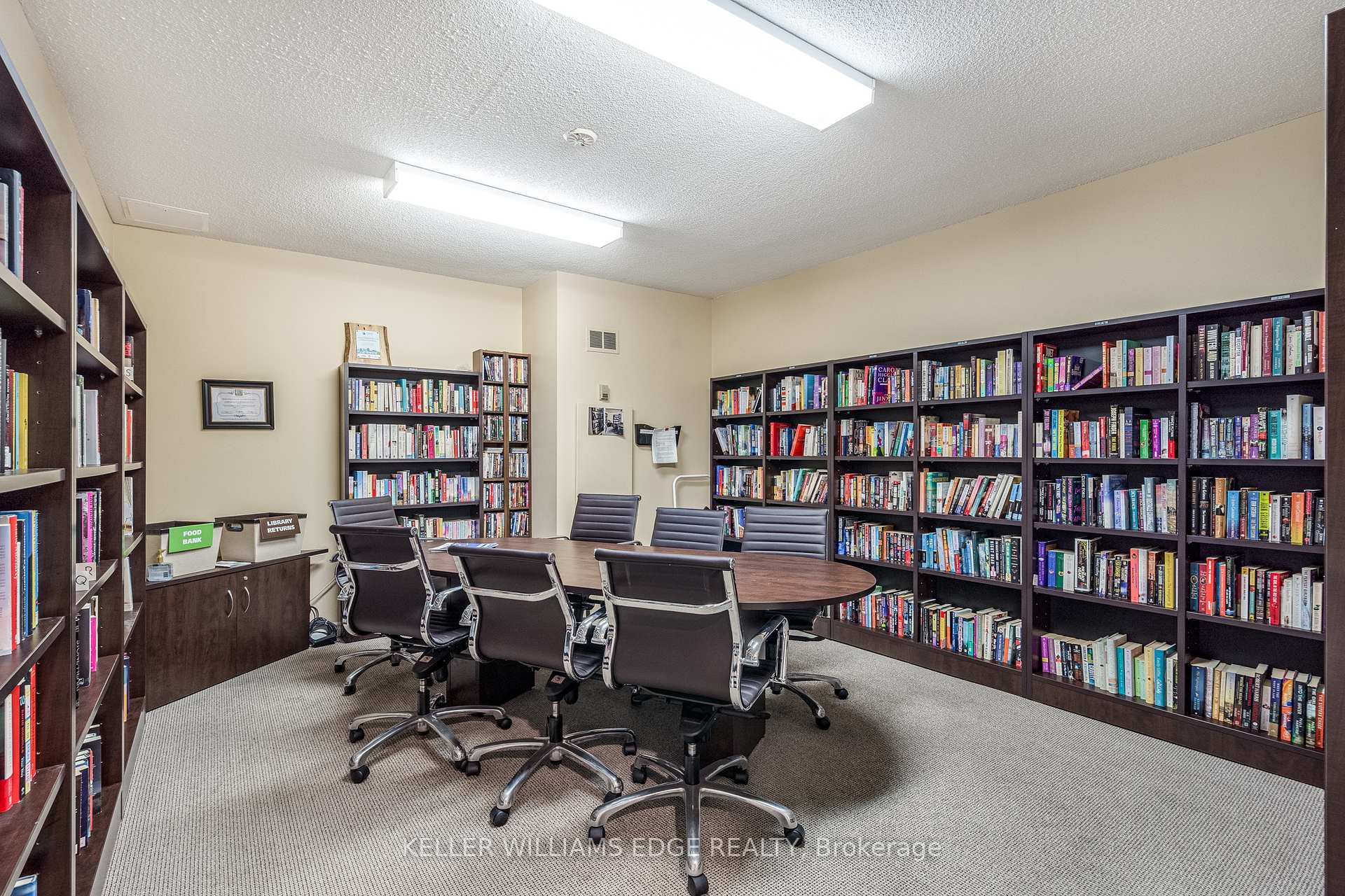 2 Bedrooms Condo at 5090 Pinedale, Burlington For sale