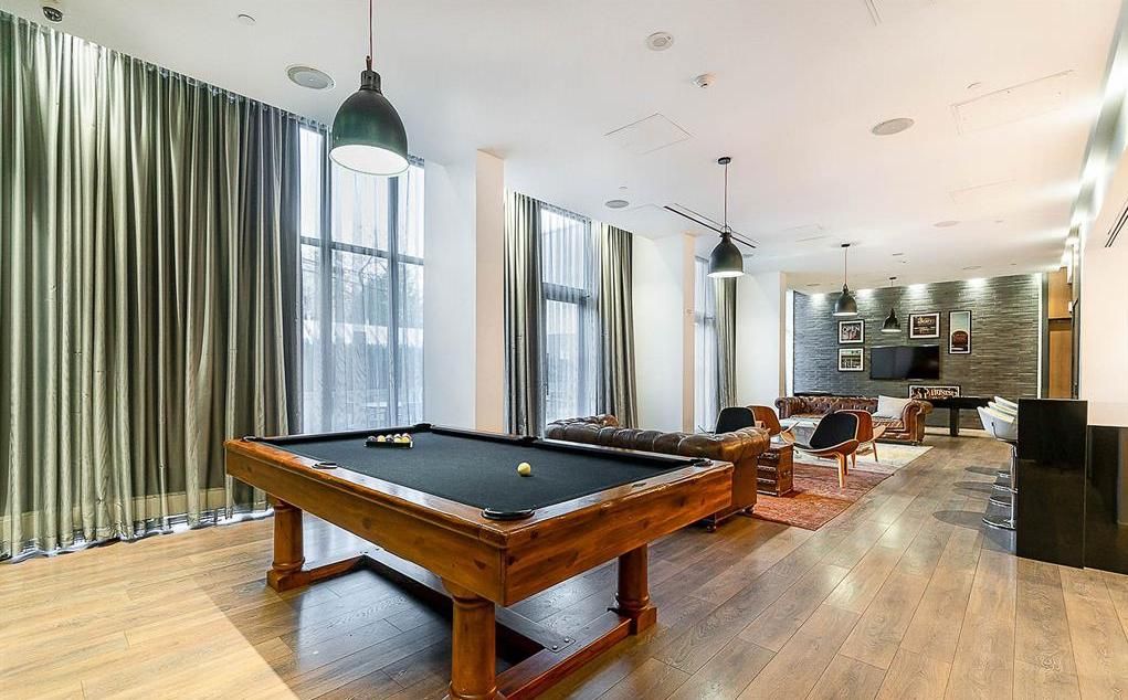 783 Bathurst Street 413