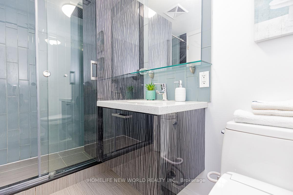 3 Bedrooms Condo at 111 Elizabeth, Toronto For sale