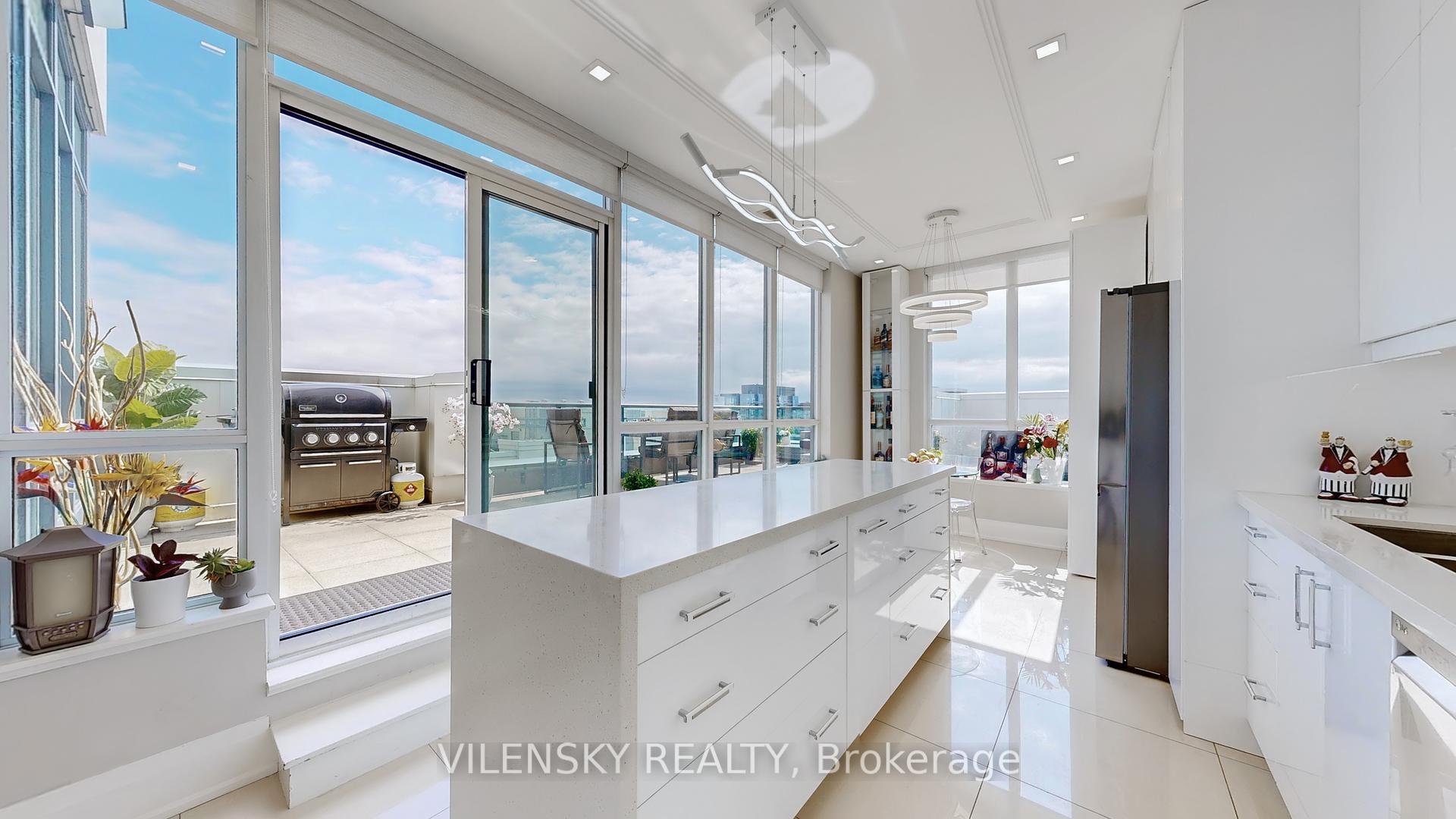 3 Bedrooms Condo at 20 North Park, Vaughan For sale