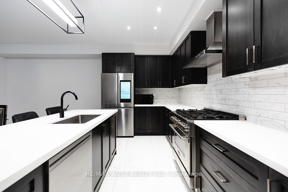 https://trreb-image.ampre.ca/uVW7J3qqbndjPXvENTto_dXayRWn85nE0aVfvq3-ht4/rs:fit:960:960/wm:.5:so:0:50:.4/wmsh:10/wmt:PHNwYW4gZm9yZWdyb3VuZD0nd2hpdGUnIGZvbnQ9JzY4Jz5SRS9NQVggV0VTVCBSRUFMVFkgSU5DLiwgQnJva2VyYWdlPC9zcGFuPg/L3RycmViL2xpc3RpbmdzLzQwLzY3LzExLzUxL3AvZDg1YTYyNDktMTYxZS00MTdkLWEyMjYtOTNkYWIwZmUyMjc1LmpwZw.jpg