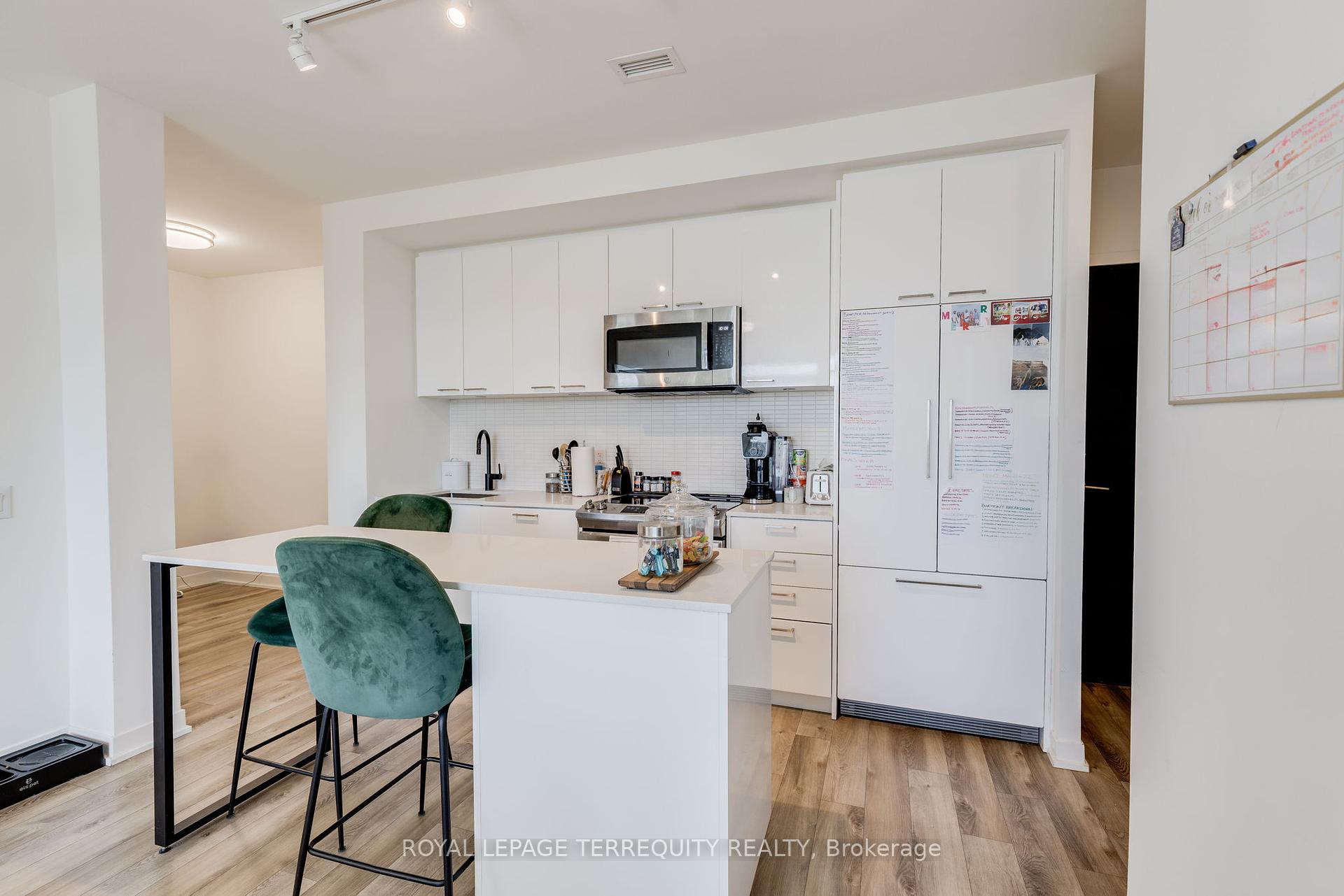 3 Bedrooms Condo at 1808 St Clair, Toronto For sale