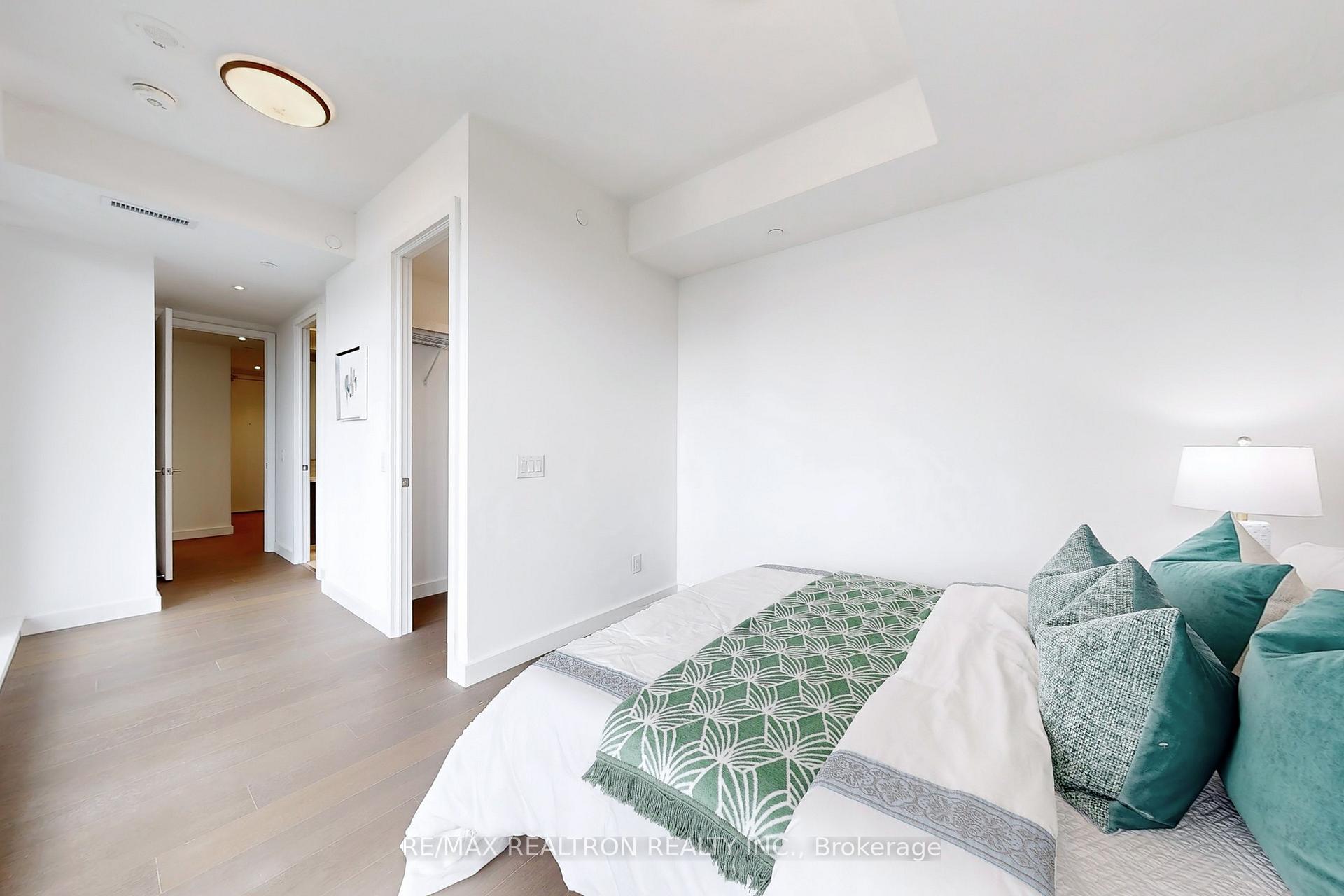 2 Bedrooms Condo at 81 Wellesley, Toronto For sale