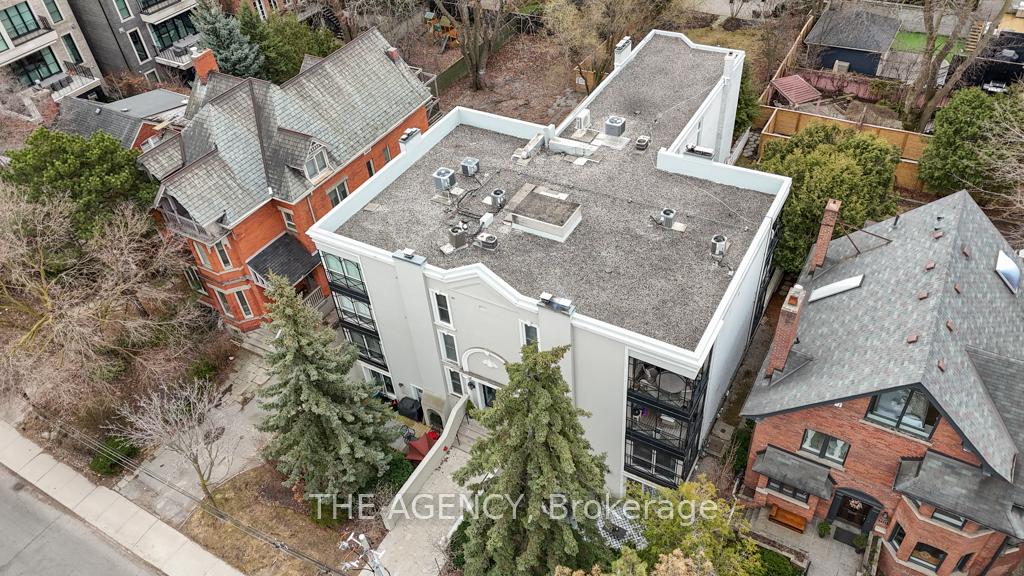 2 Bedrooms Condo at 105 Heath, Toronto For sale