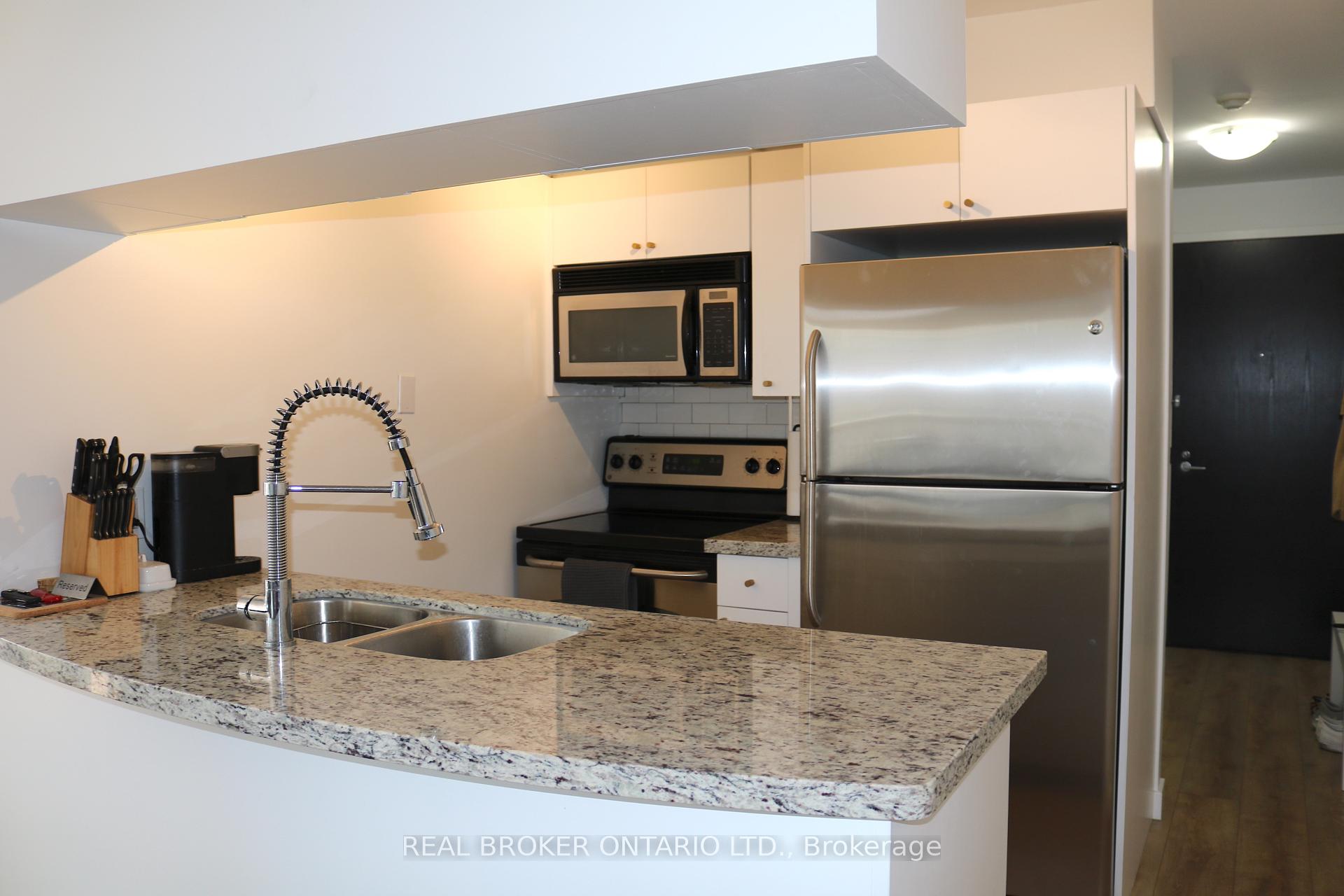 2 Bedrooms Condo at 1005 King, Toronto For sale