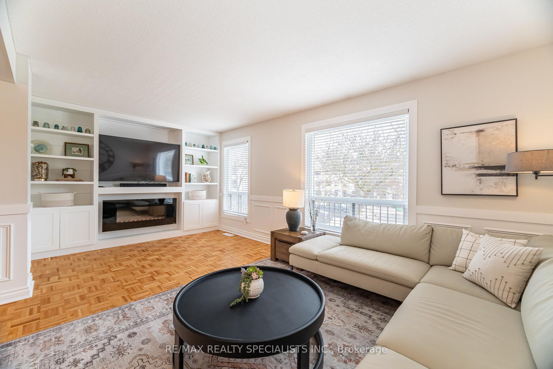 3 Bedrooms Condo at 7077 Estoril,  Mississauga For sale