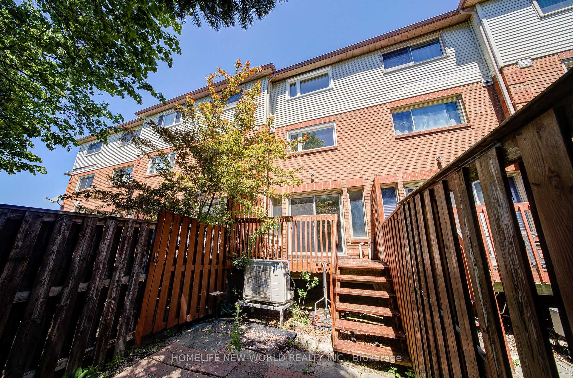 3 Bedrooms Condo at 3895 Doug Leavens, Mississauga For sale