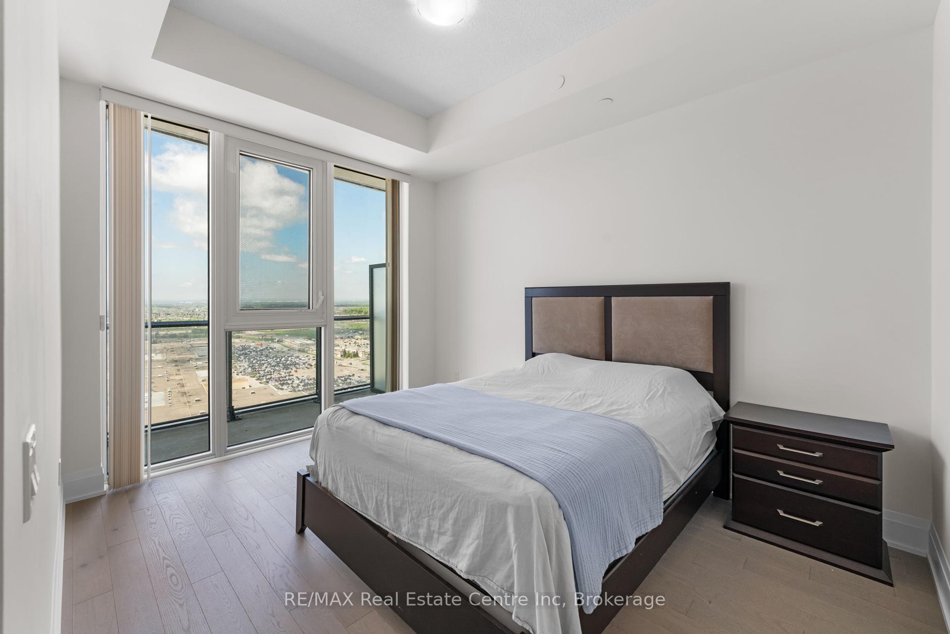 2 Bedrooms Condo at 9000 Jane, Vaughan For sale