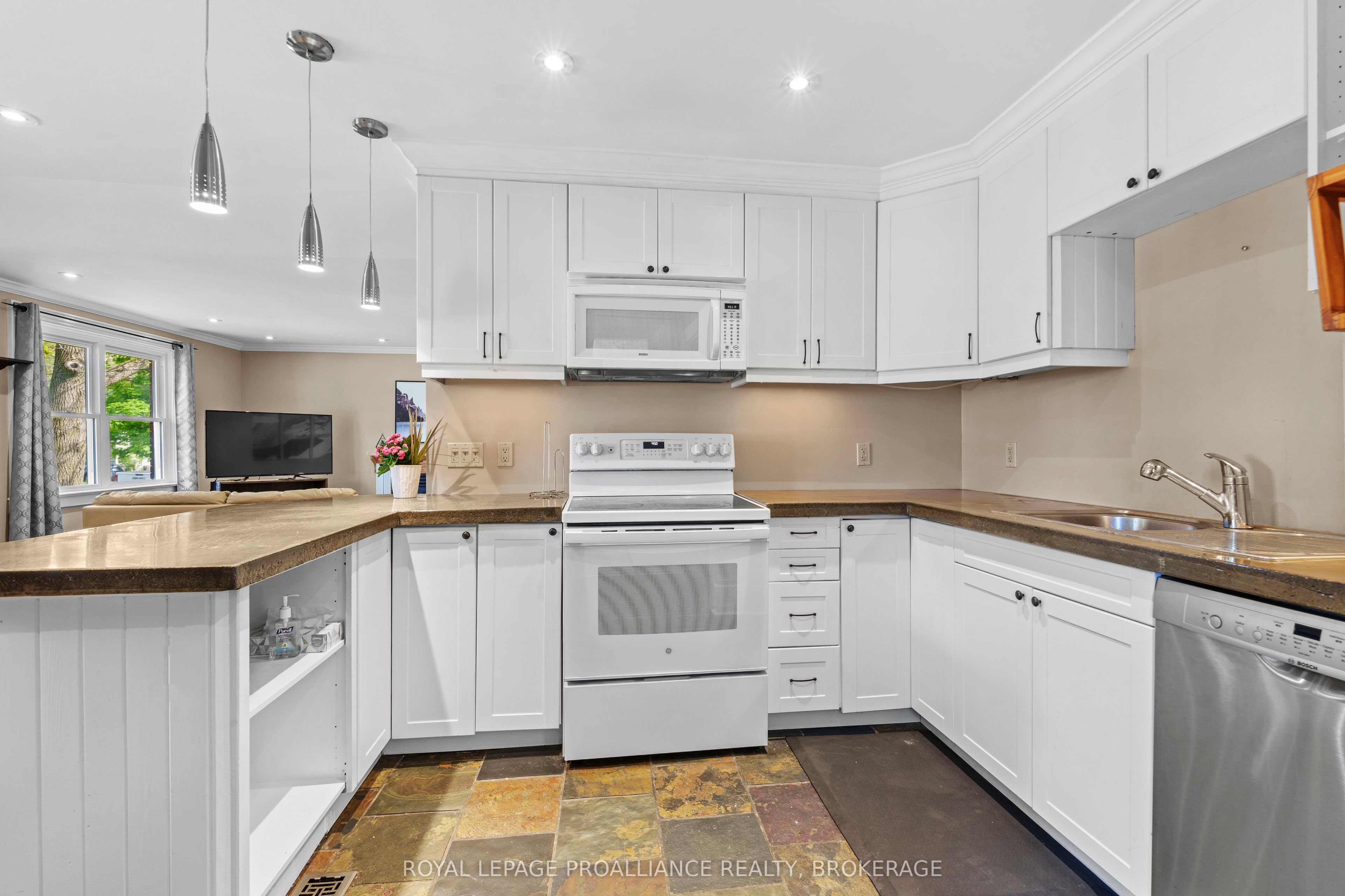 168 MacDonnell Street