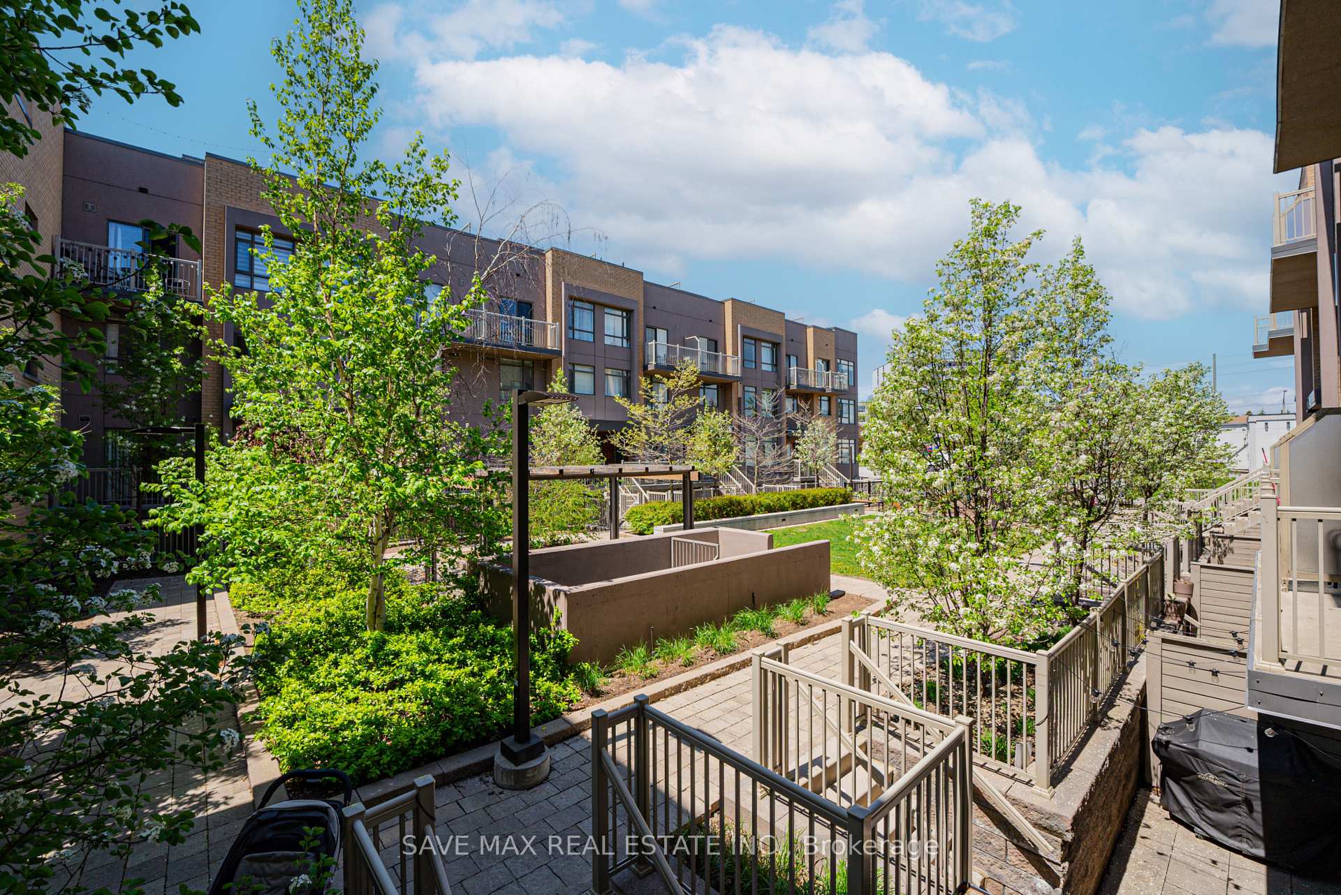3 Bedrooms Condo at 1070 Progress, Toronto For sale