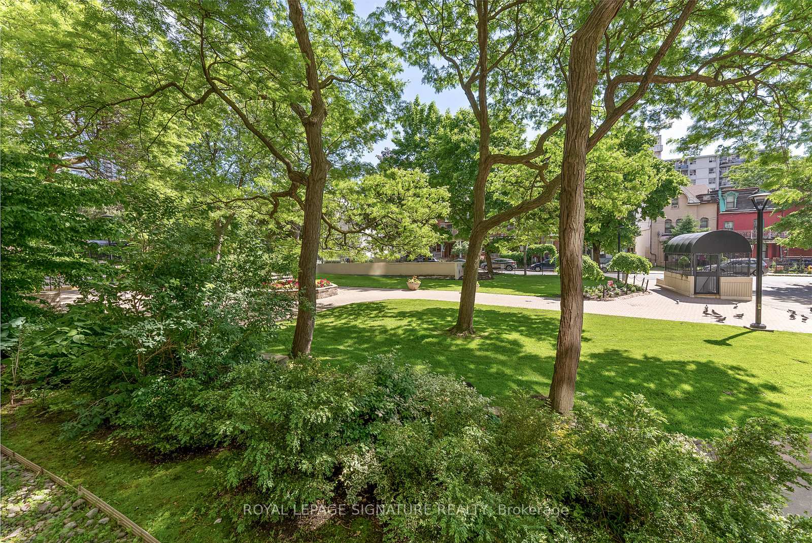 2 Bedrooms Condo at 40 Homewood, Toronto For sale