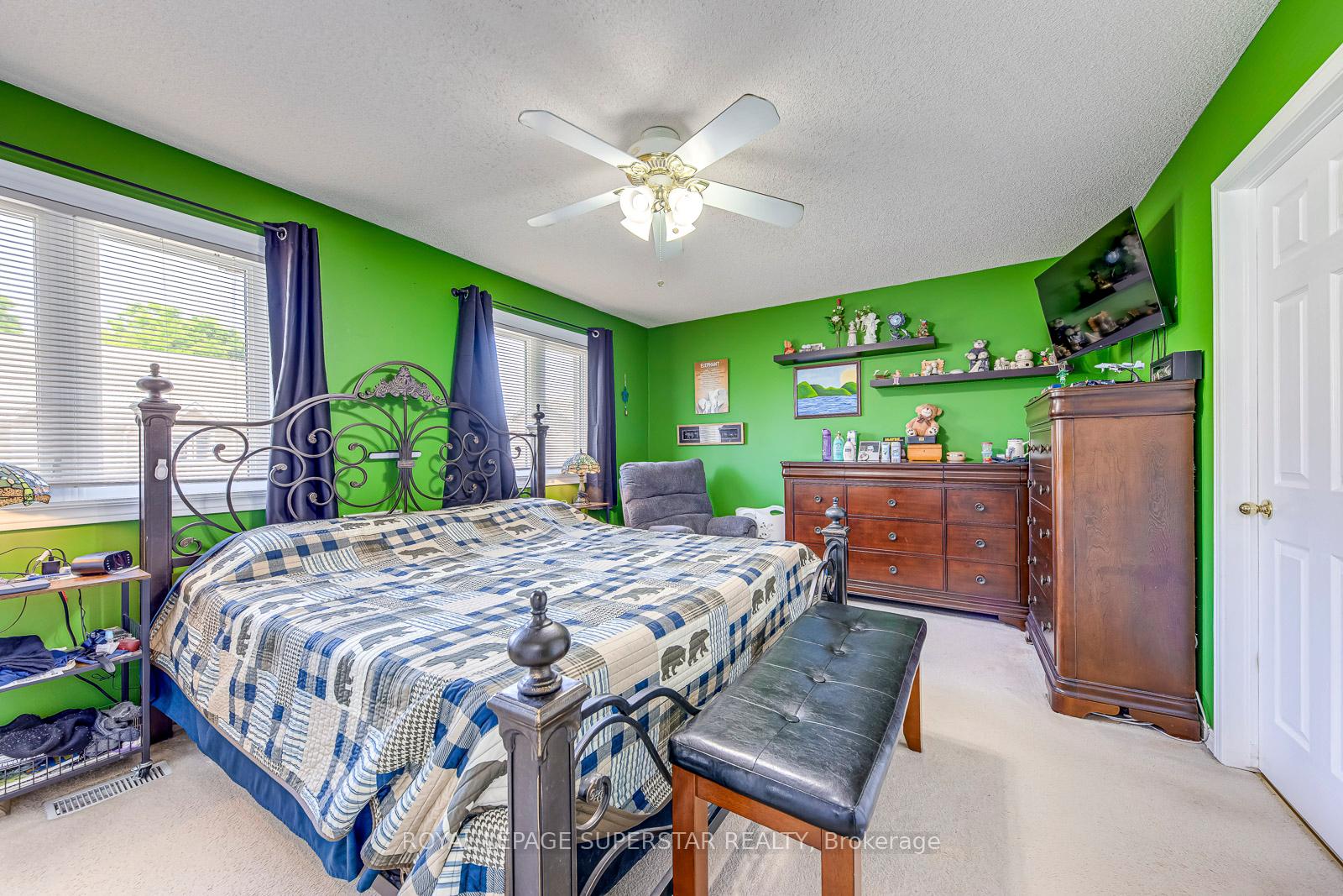 3 Bedrooms Condo at 1809 Upper Wentworth, Hamilton For sale