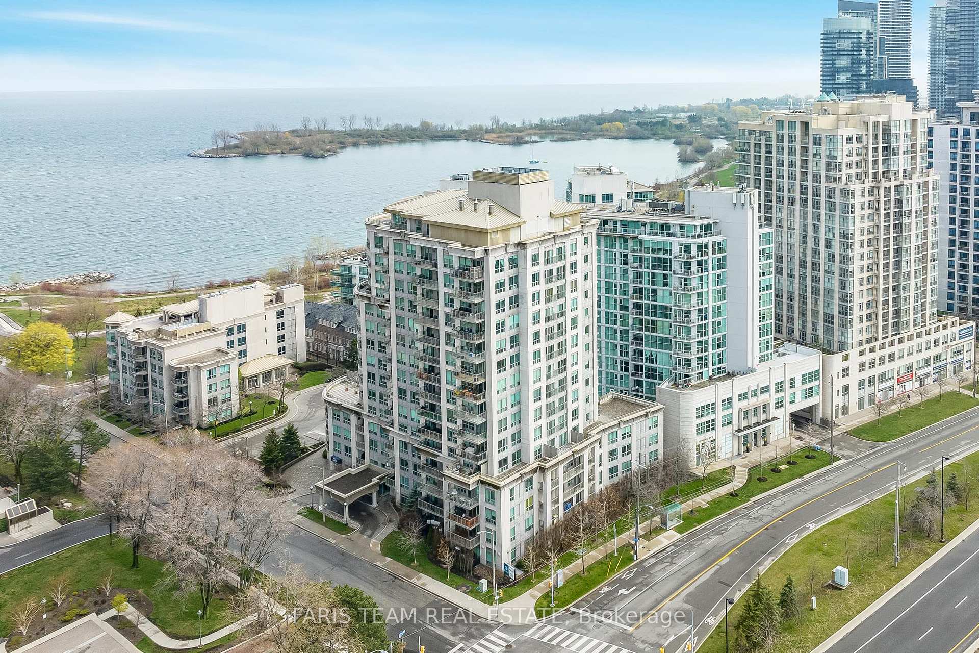 2 Bedrooms Condo at 88 Palace Pier,  Toronto For sale