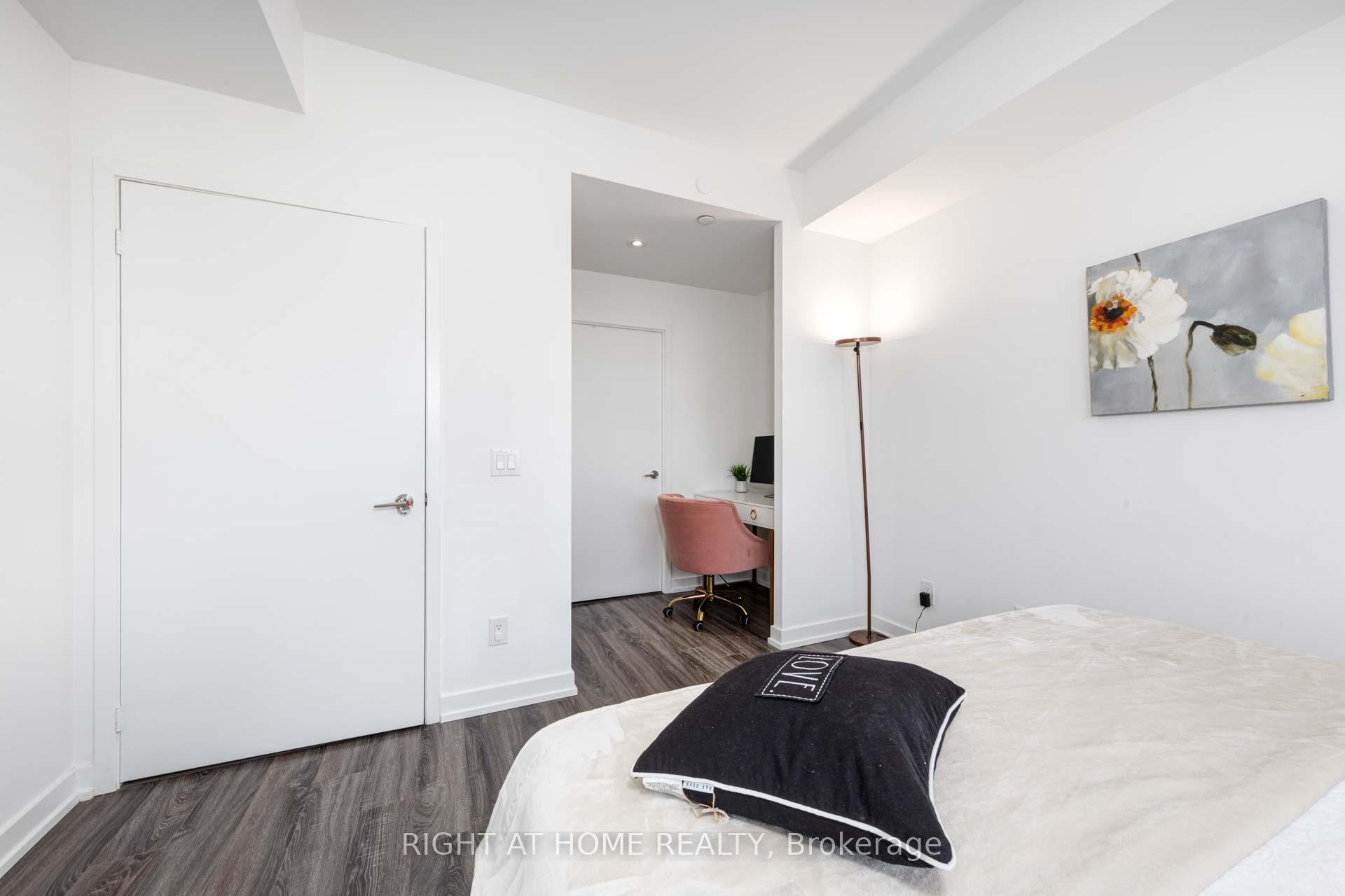 3 Bedrooms Condo at 20 Edward, Toronto For sale