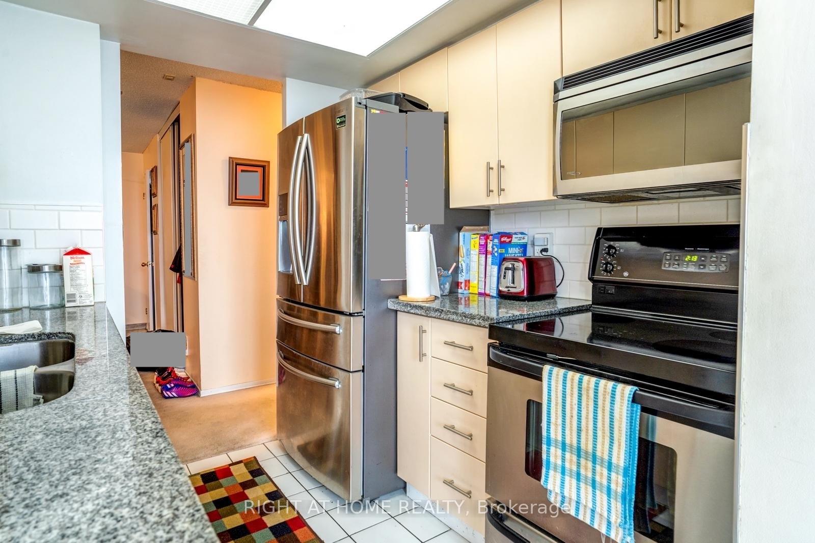 3 Bedrooms Condo at 11753 Sheppard, Toronto For sale