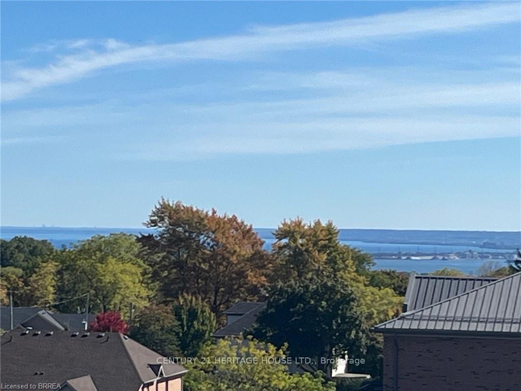 3 Bedrooms Condo at 5 Hamilton, Hamilton For sale