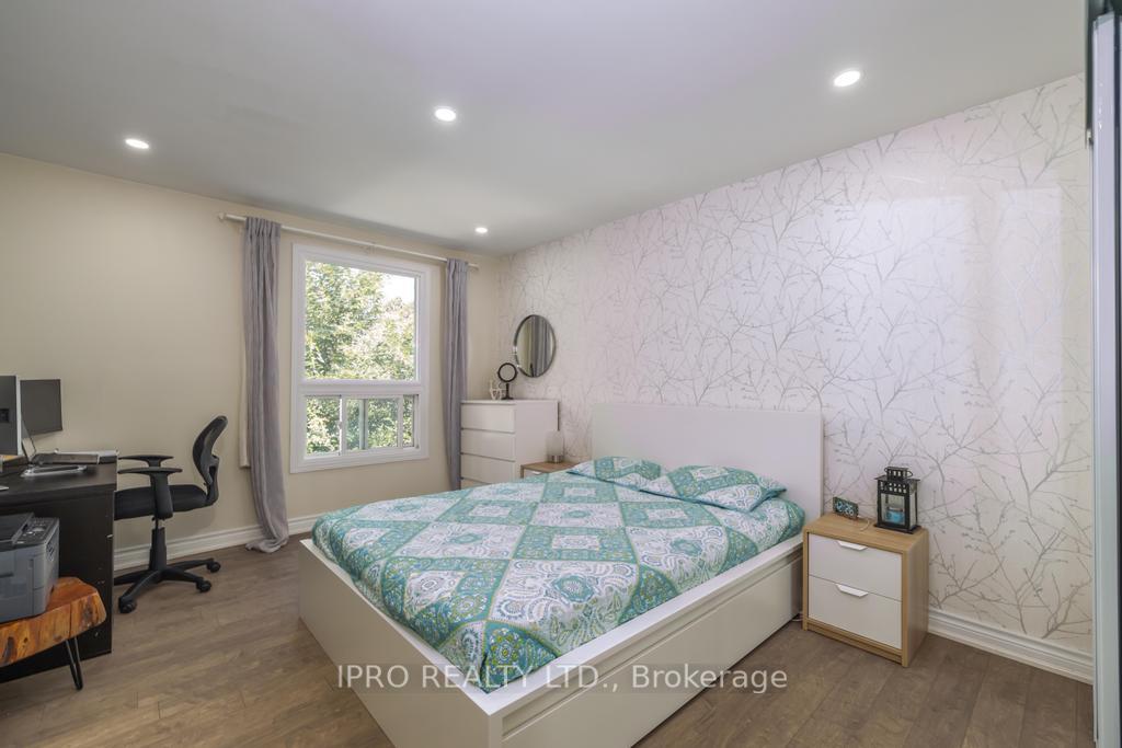 3 Bedrooms Condo at 23 Four Winds, Toronto For sale