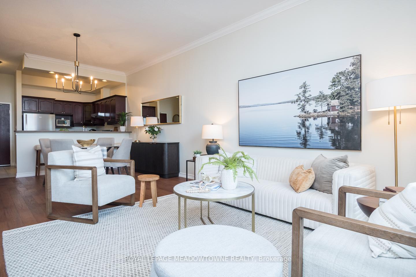 2 Bedrooms Condo at 262 Dundas, Hamilton For sale
