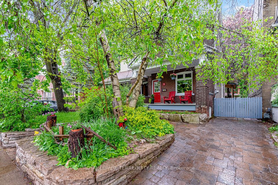 75 Hiawatha Road, Toronto, ON M4L 2X7