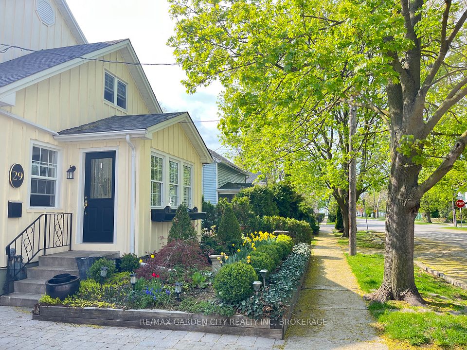 29 ANN Street, St. Catharines, ON L2N 5E8