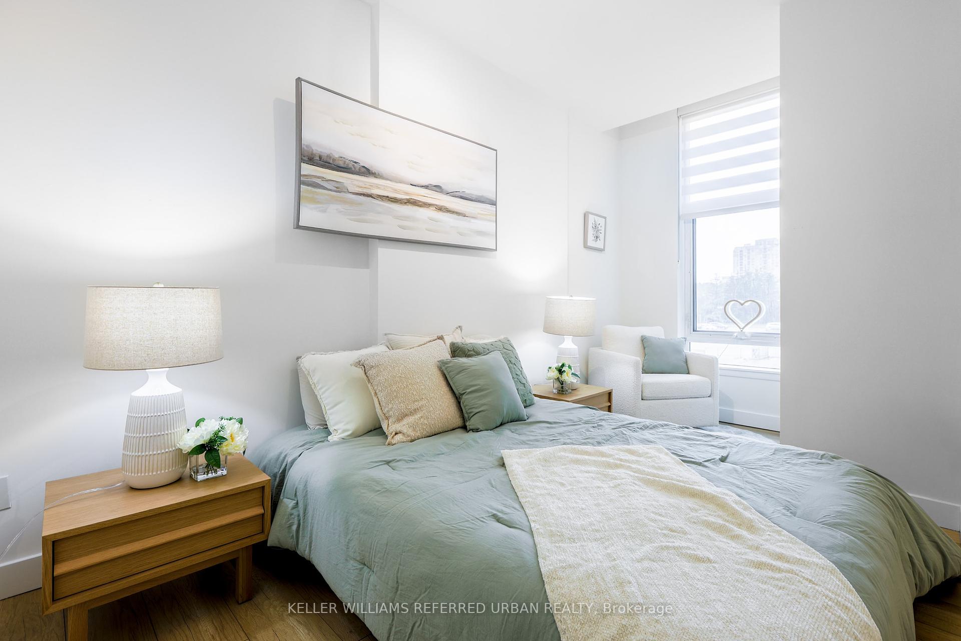 2 Bedrooms Condo at 19 Town Centre, Toronto For sale