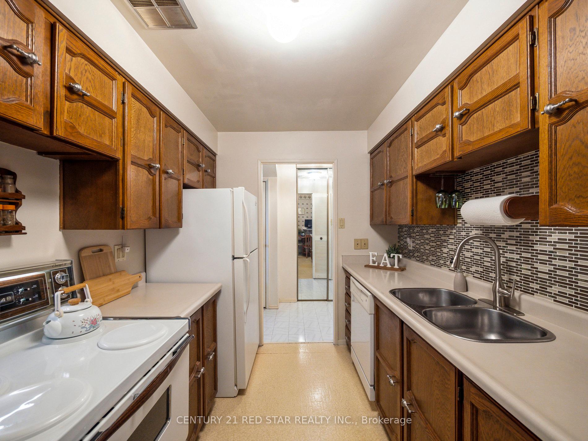 2 Bedrooms Condo at 4001 Don Mills, Toronto For sale
