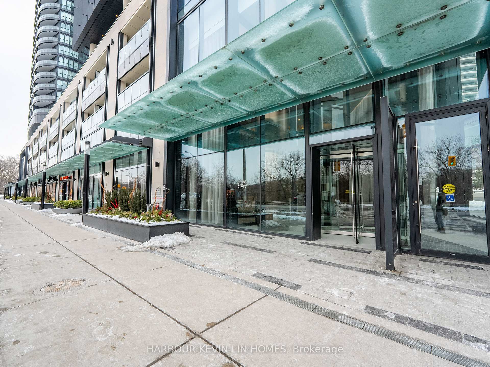 2 Bedrooms Condo at 575 Bloor, Toronto For sale