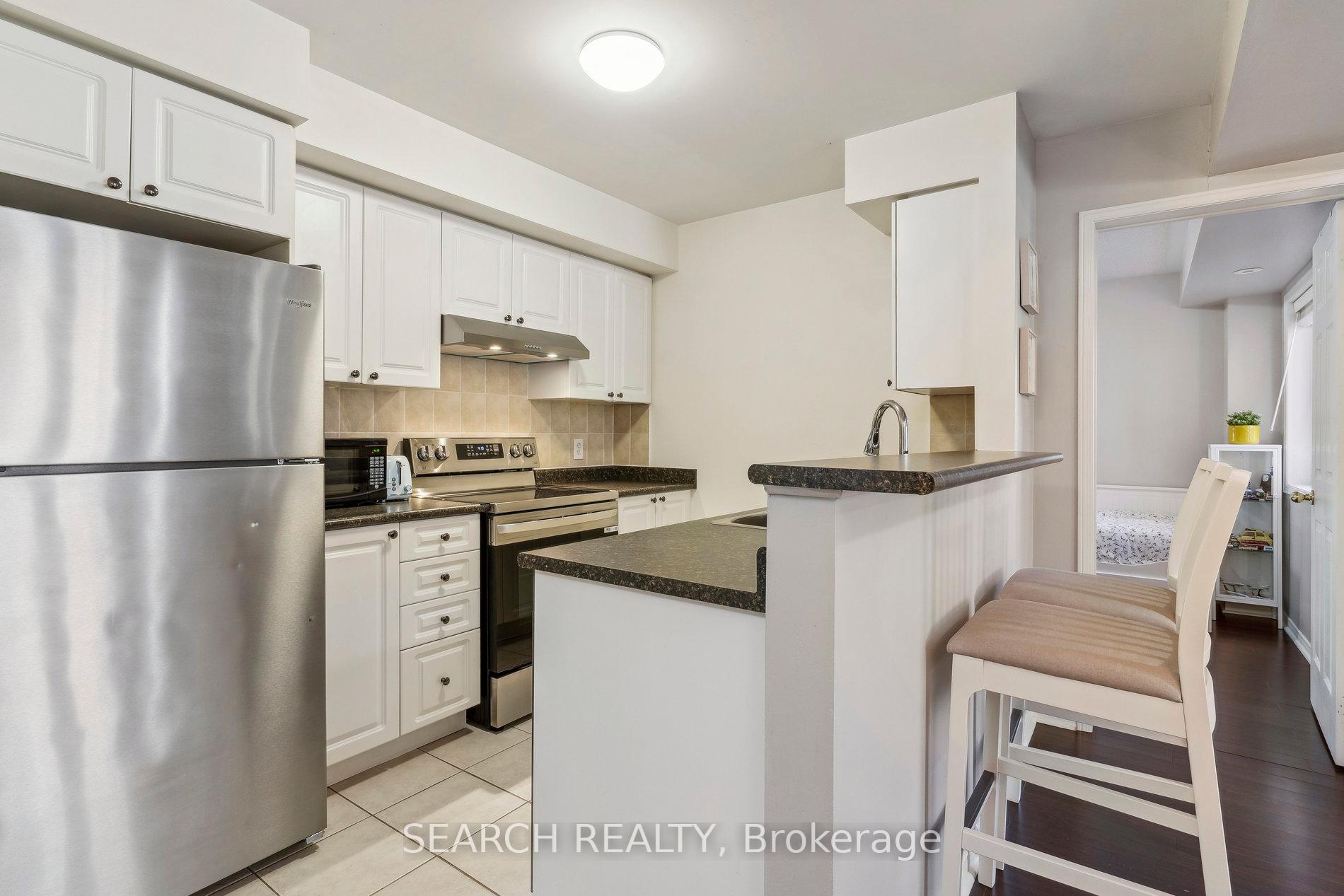 2 Bedrooms Condo at 4975 Southampton, Mississauga For sale
