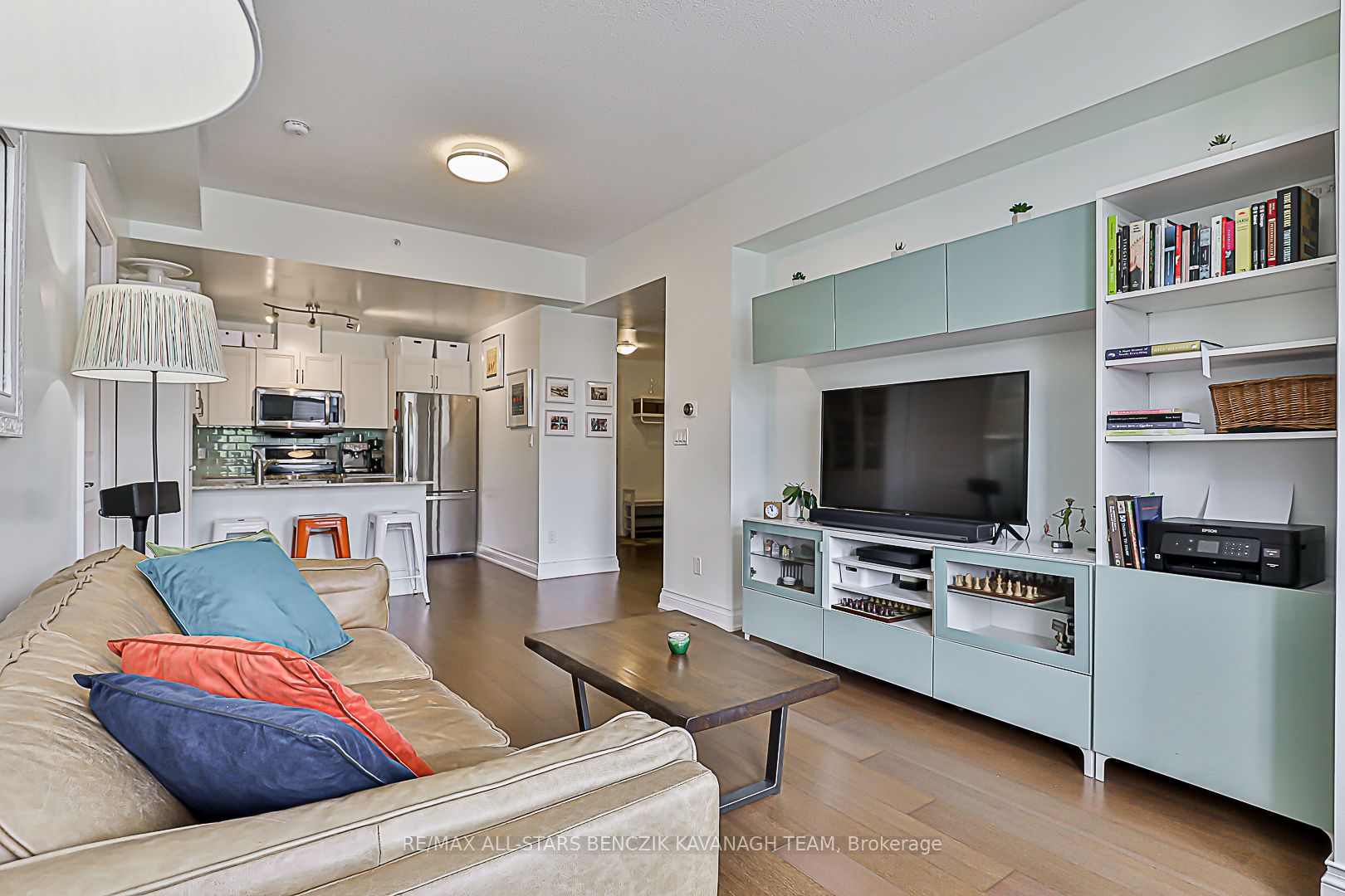 68 Main Street N, #323