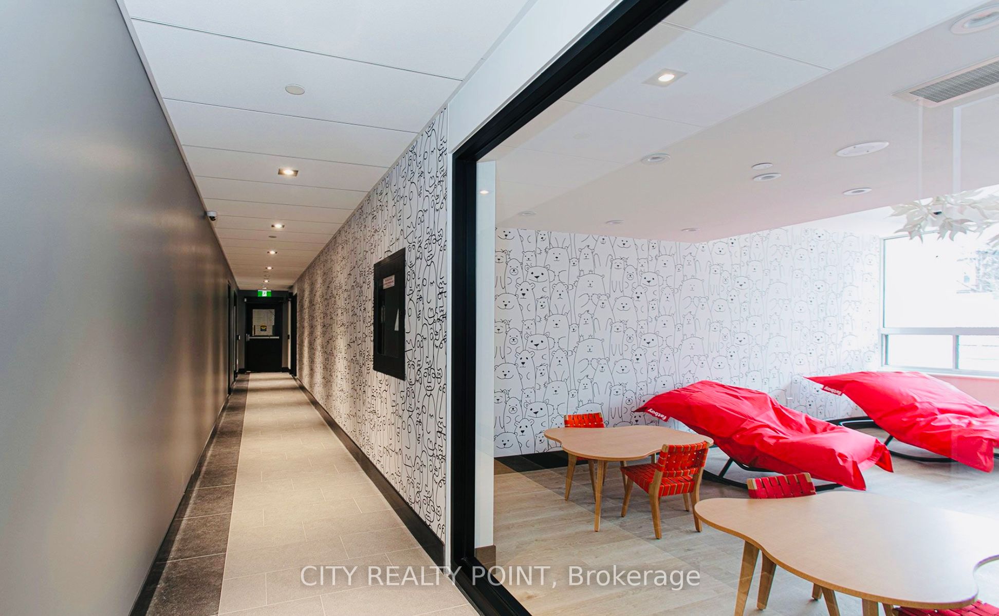 666 Spadina Avenue, #215