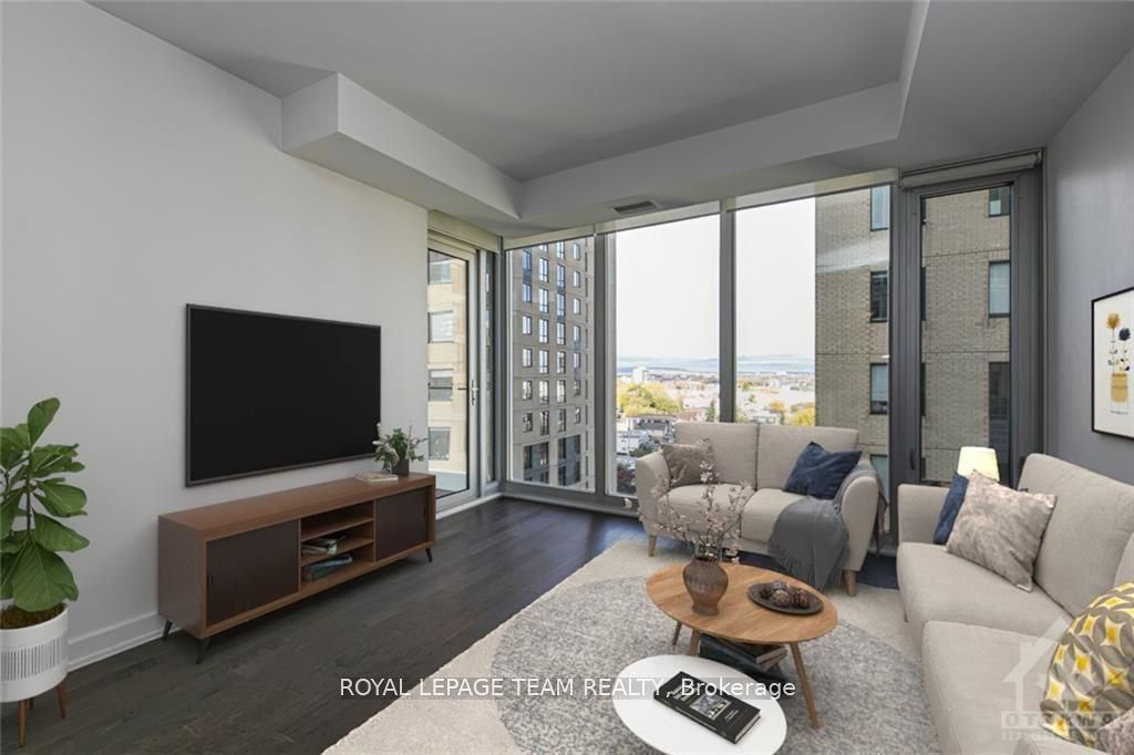 111 Champagne Avenue S, #906