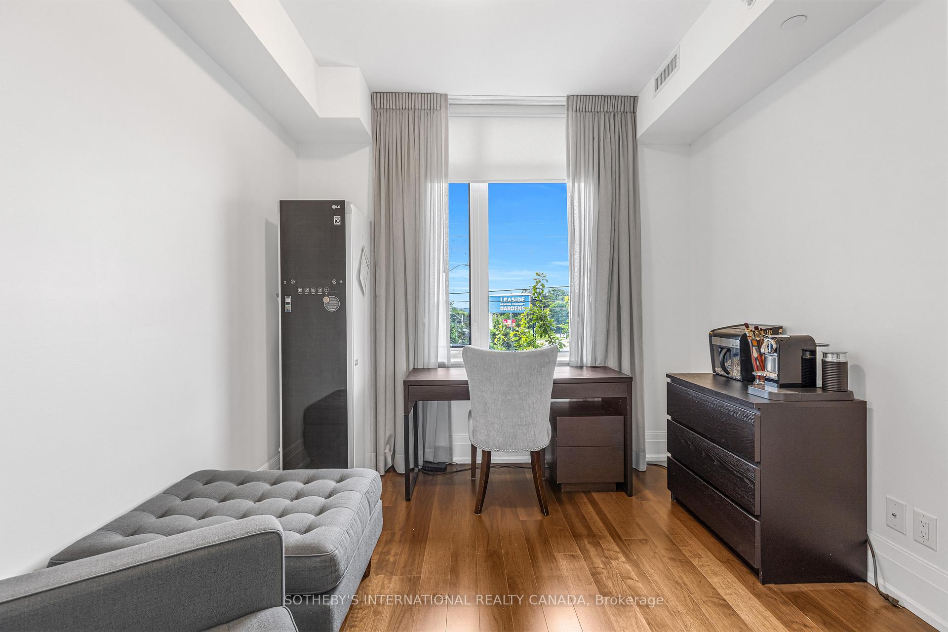 4 Bedrooms Condo at 25 Malcolm, Toronto For sale