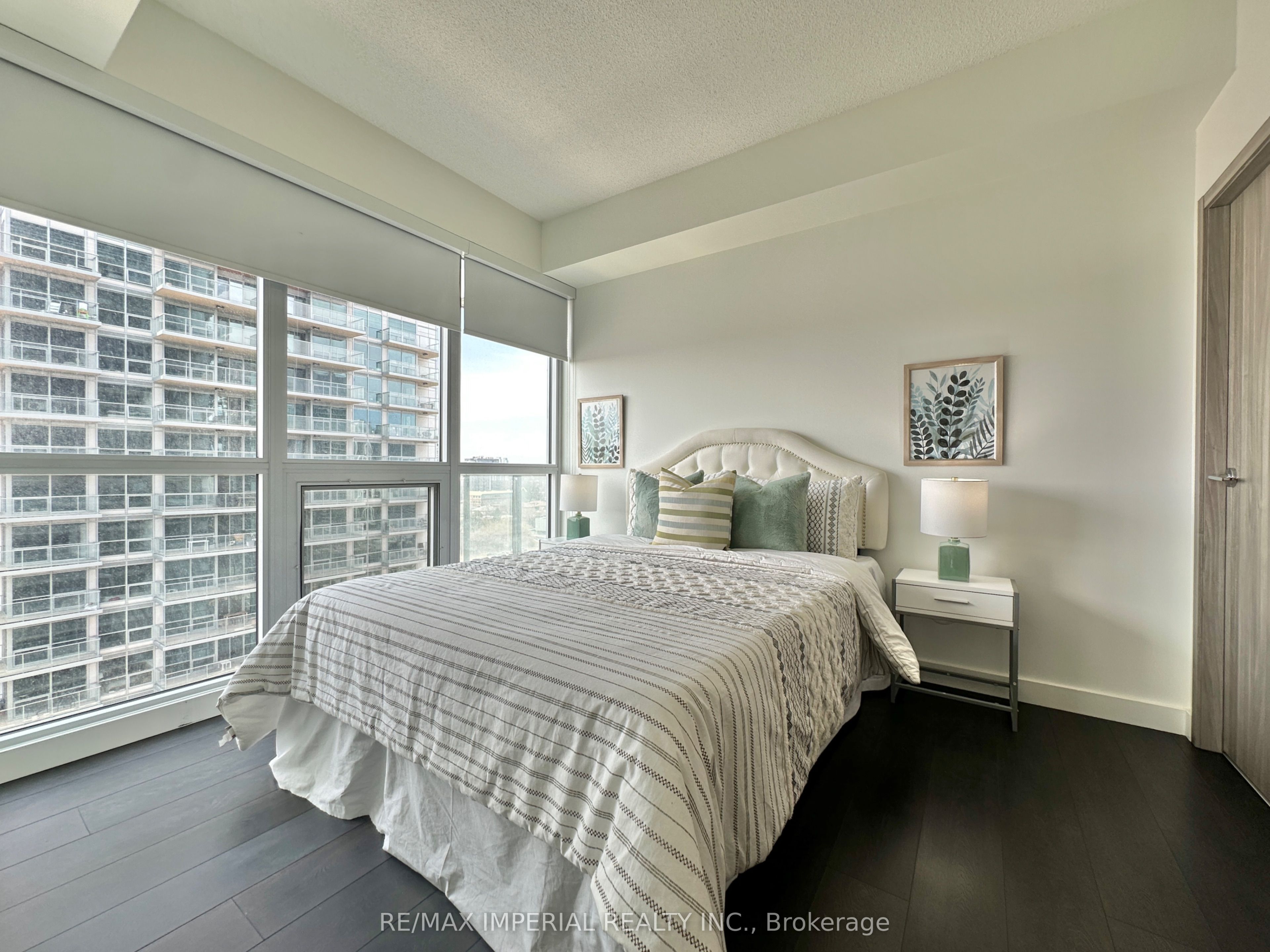 85 McMahon Drive, #1806