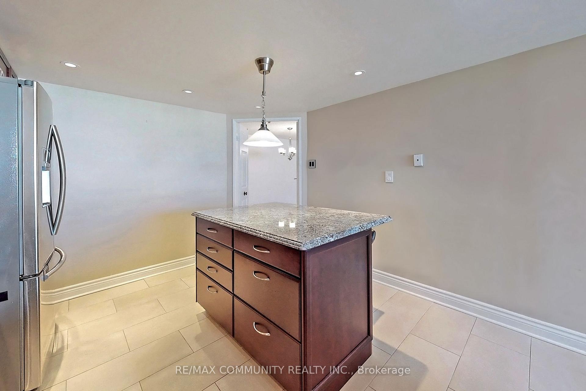 2 Bedrooms Condo at 2330 Bridletowne, Toronto For sale