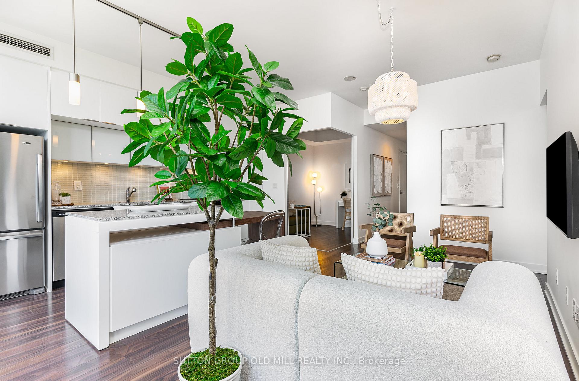 2 Bedrooms Condo at 110 Charles, Toronto For sale
