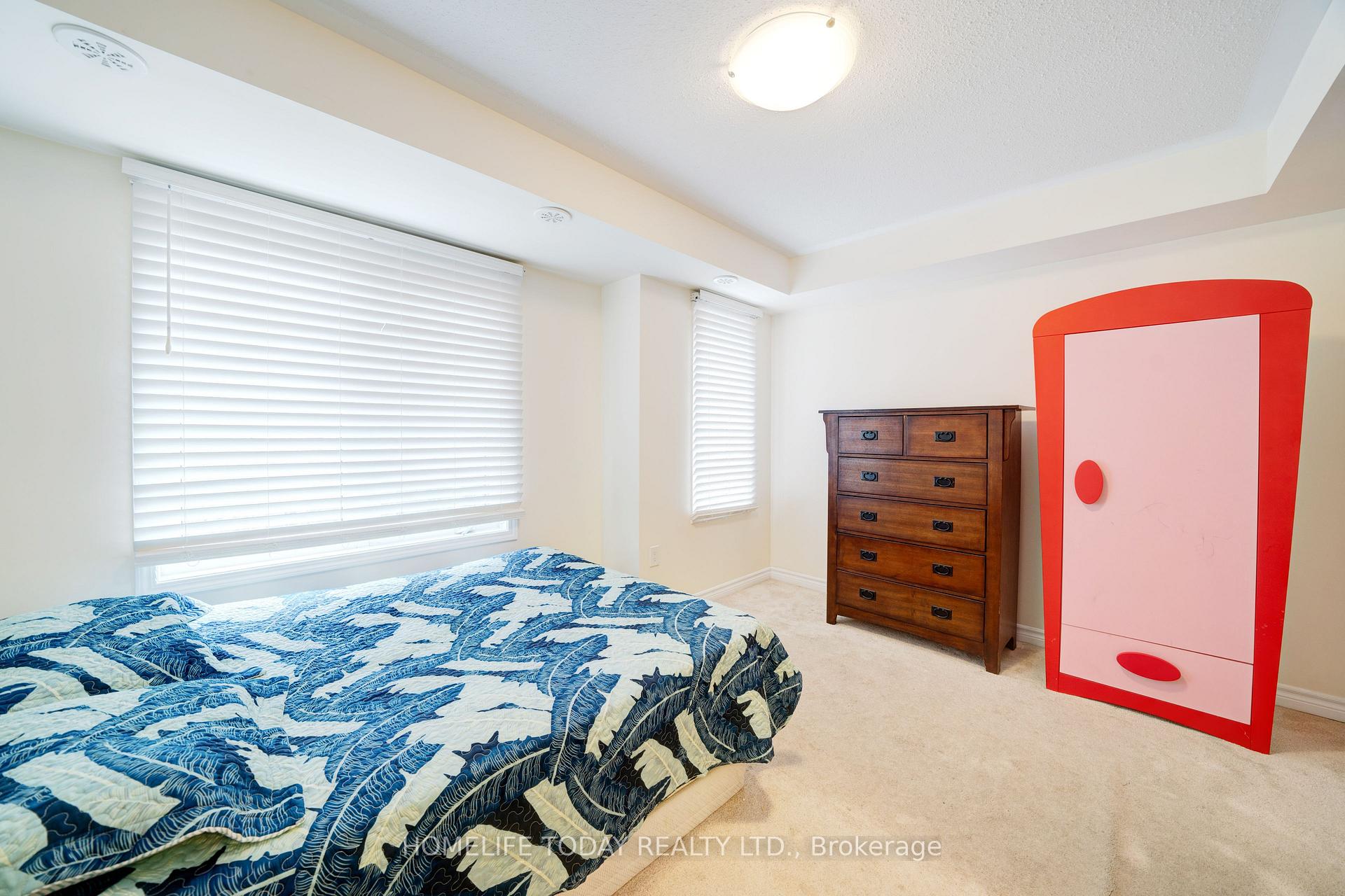3 Bedrooms Condo at 45 Heron Park, Toronto For sale