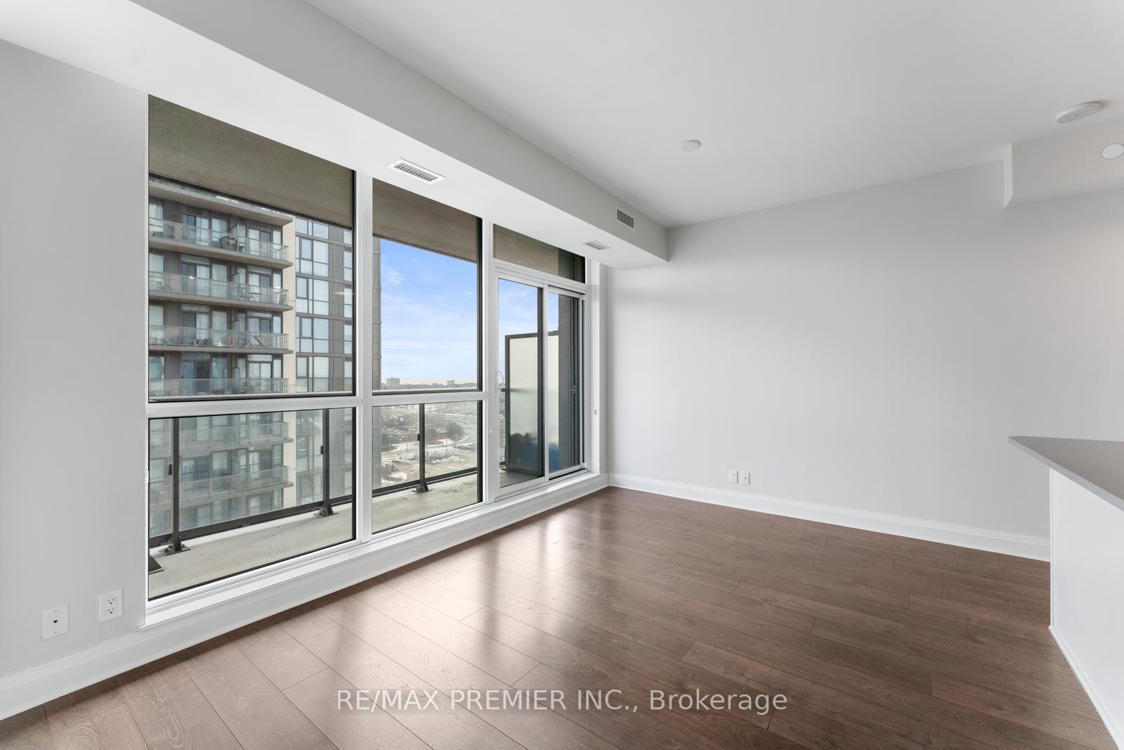 2 Bedrooms Condo at 15 Zorra,  Toronto For sale