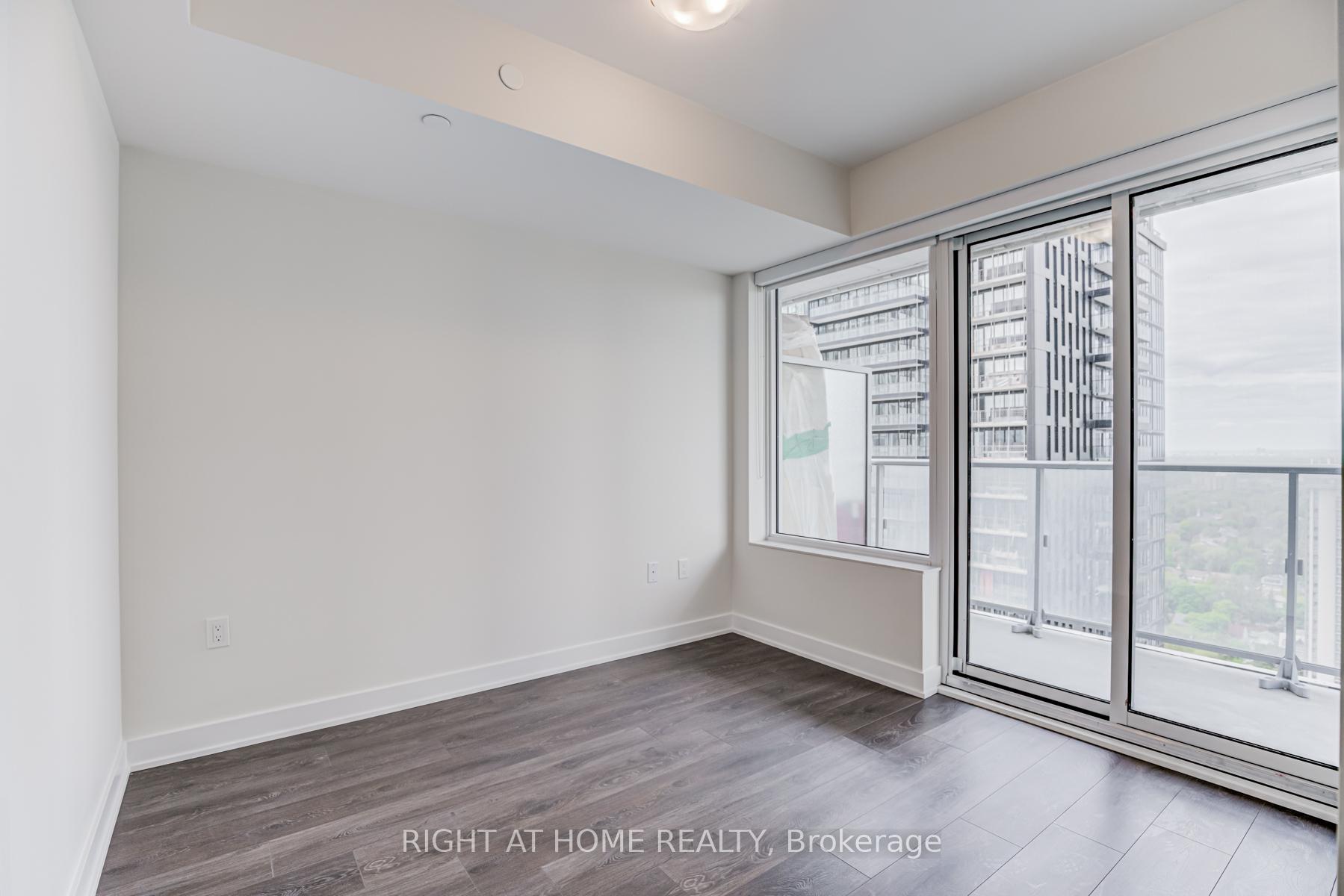 2 Bedrooms Condo at 99 Broadway, Toronto For sale