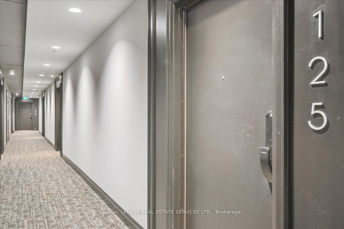 2 Bedrooms Condo at 95 DUNDAS, Oakville For sale