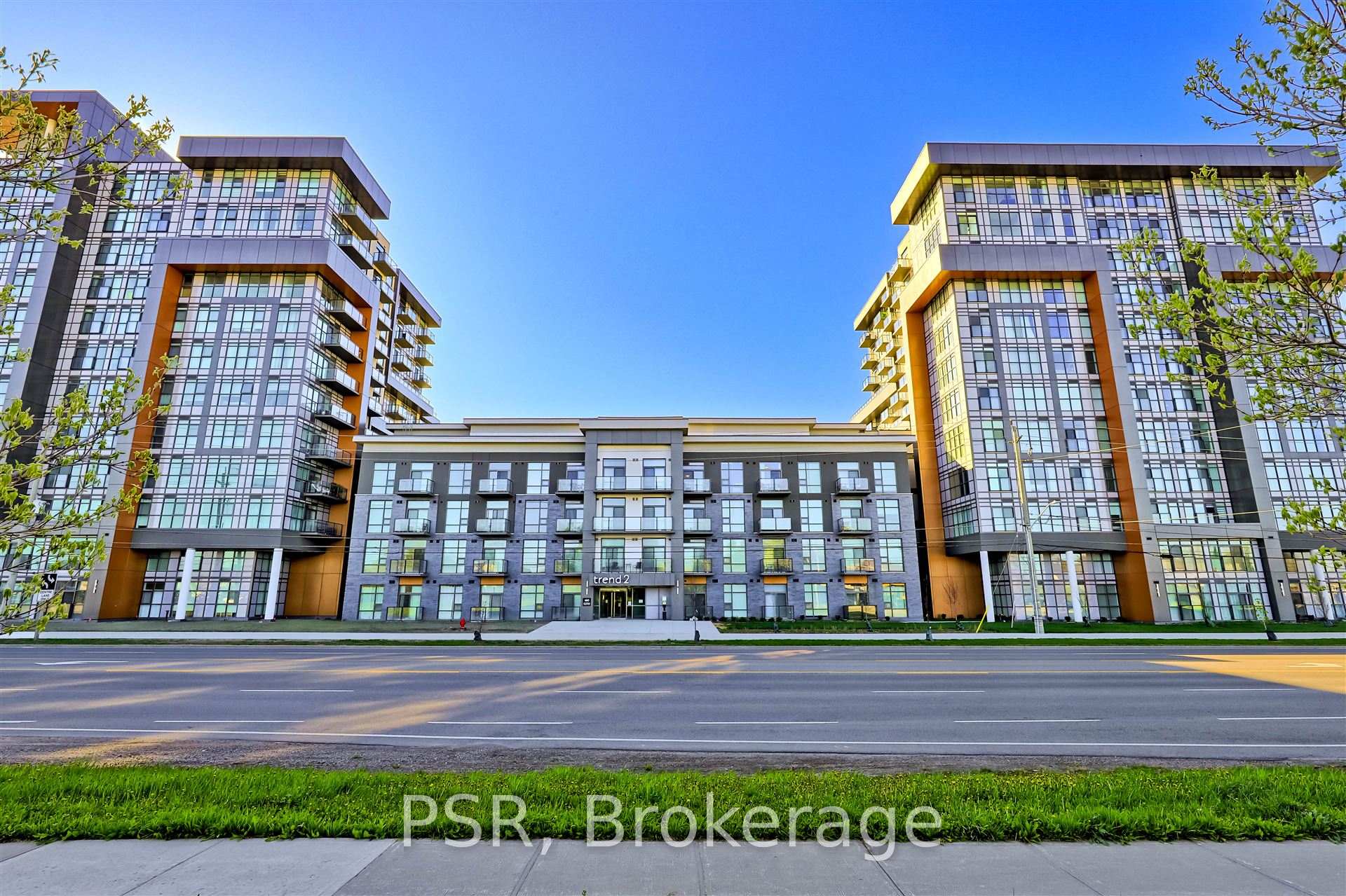 2 Bedrooms Condo at 460 Dundas, Hamilton For sale