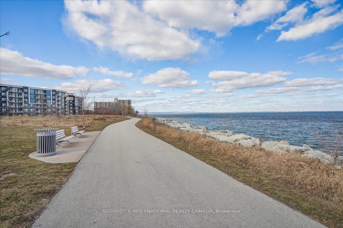 2 Bedrooms Condo at 101 Shoreview,  Hamilton For sale