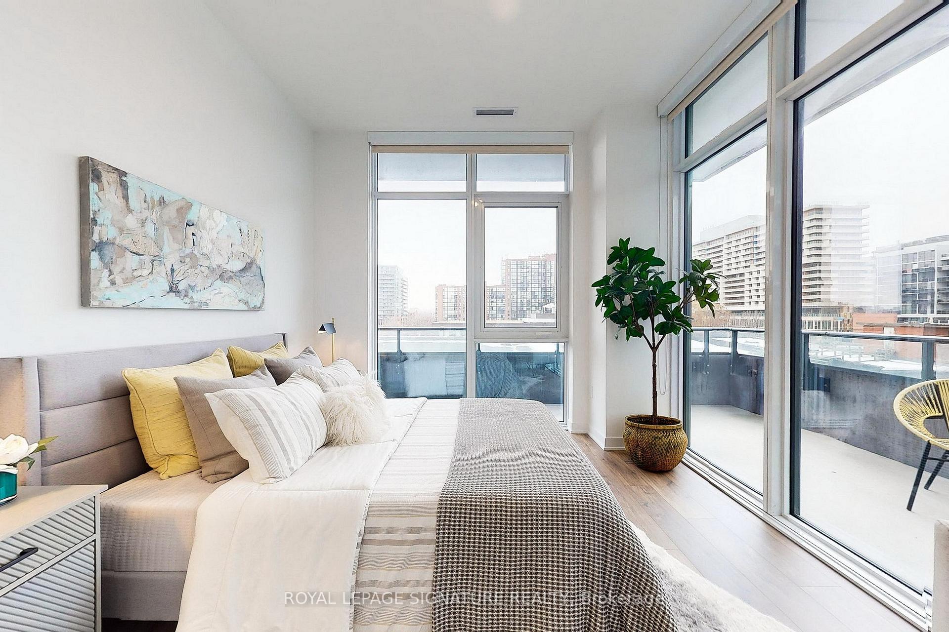 2 Bedrooms Condo at 9 Tecumseth, Toronto For sale