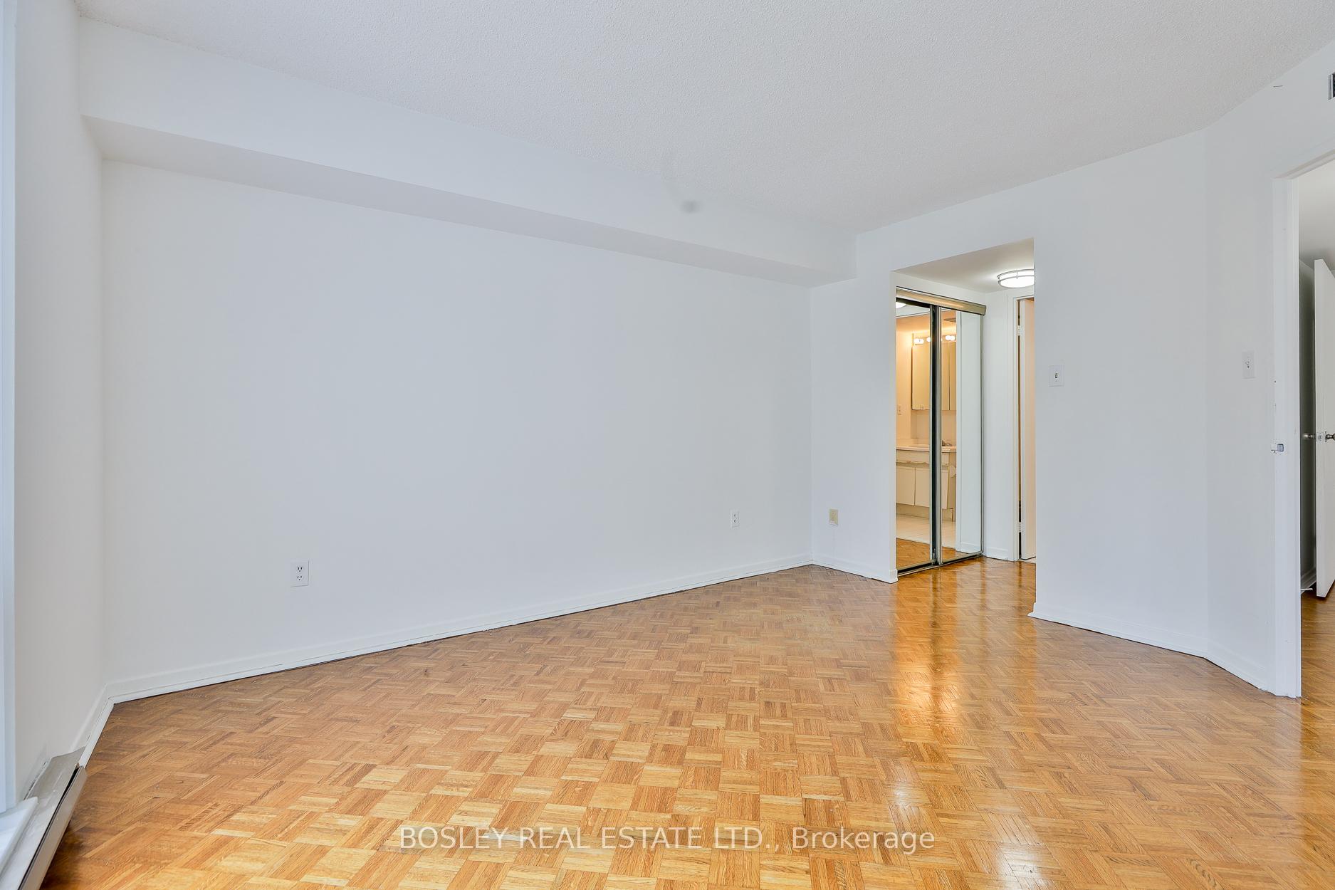 2 Bedrooms Condo at 1001 Bay, Toronto For sale