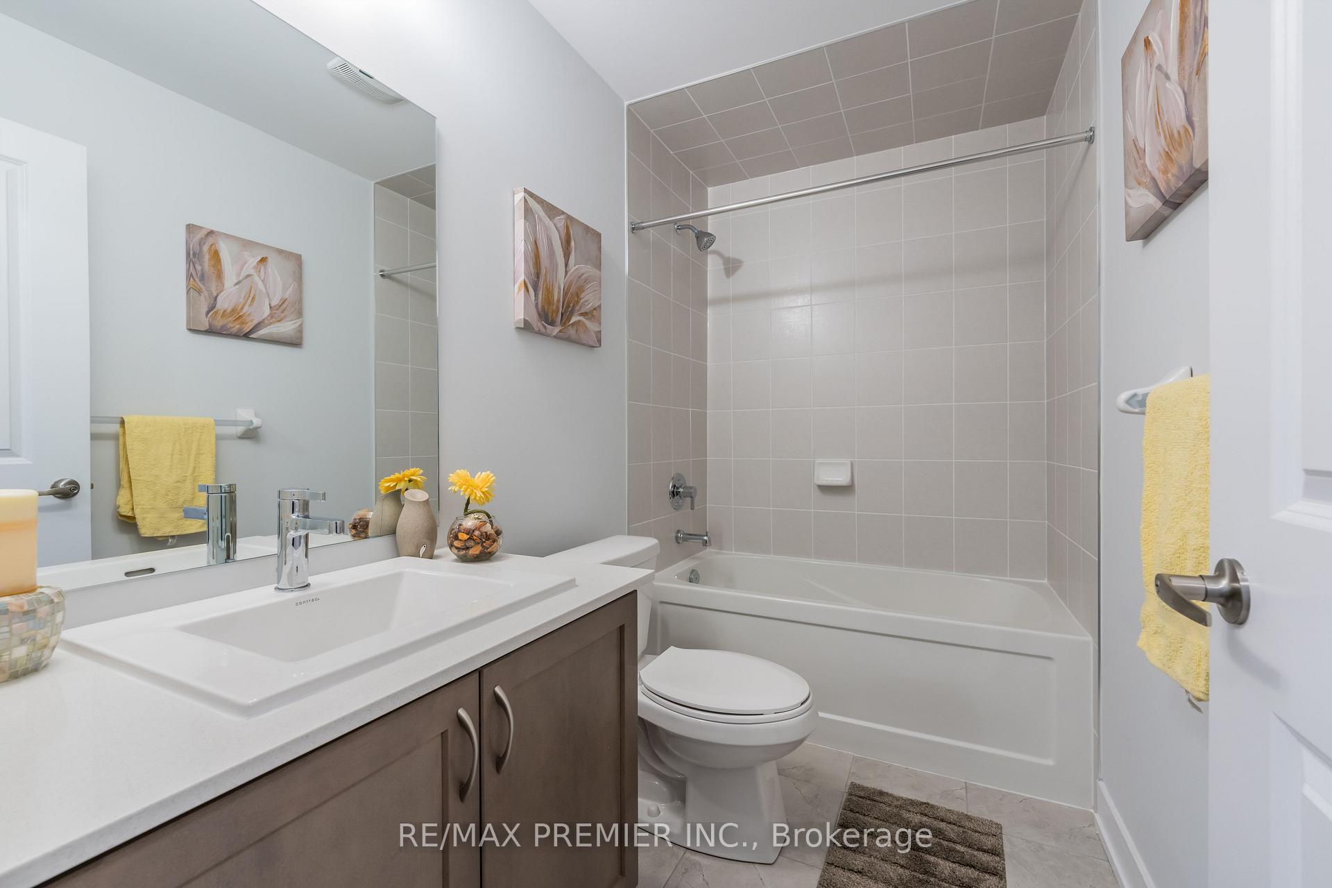 3 Bedrooms Condo at 9560 ISLINGTON,  Vaughan For sale