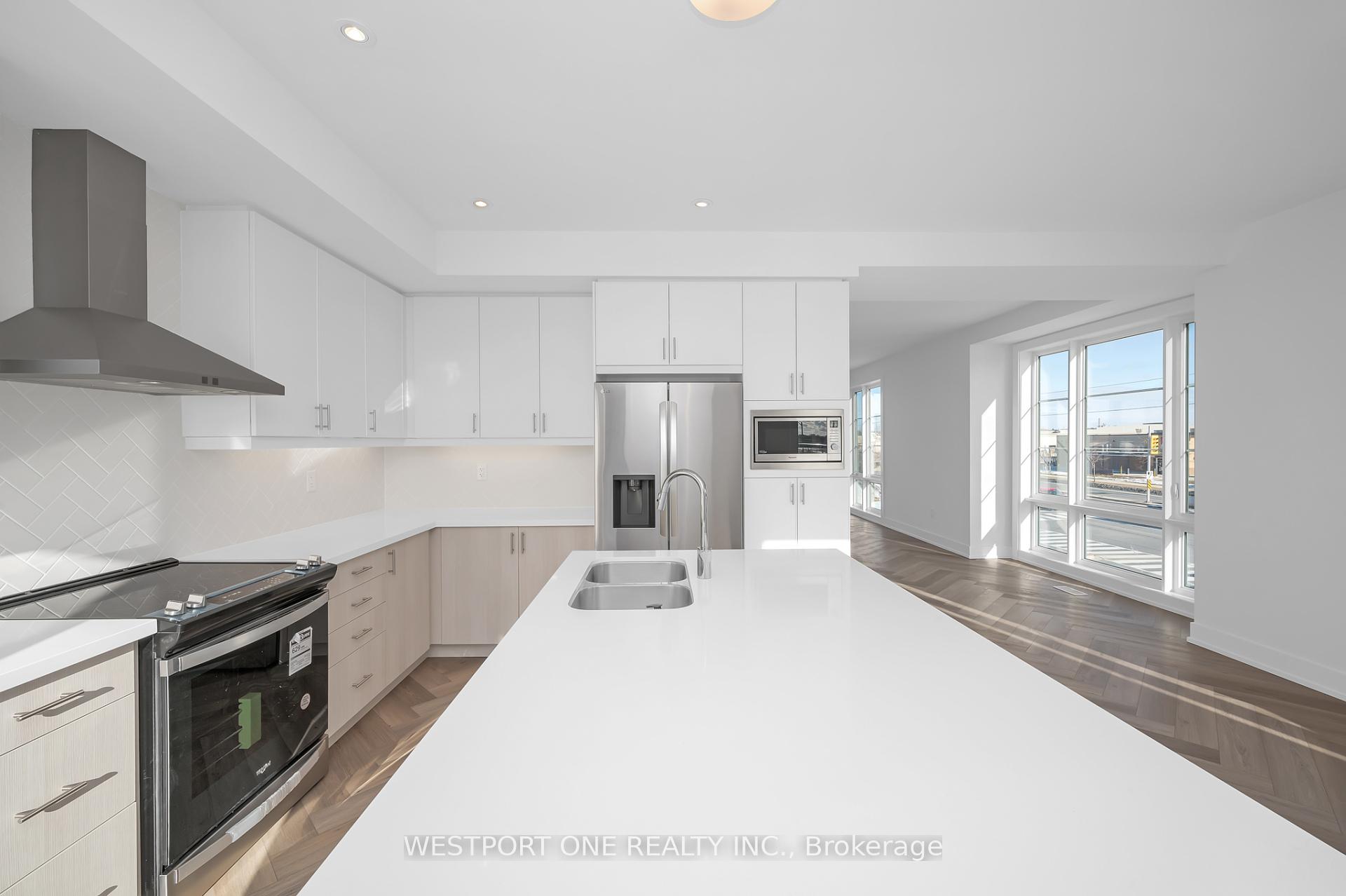 4 Bedrooms Condo at 2273 Turnberry, Burlington For sale