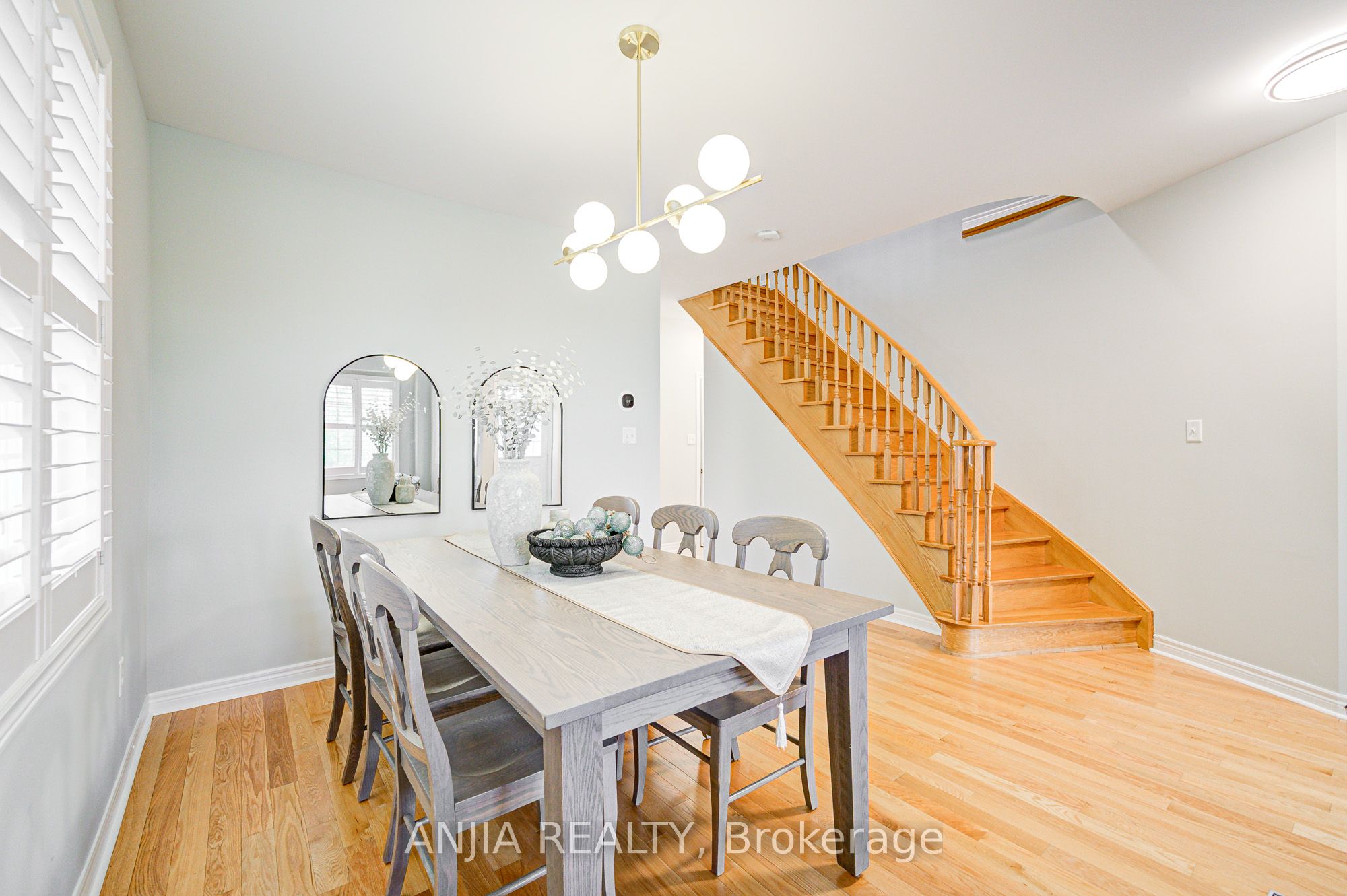 9 Desjardin Drive