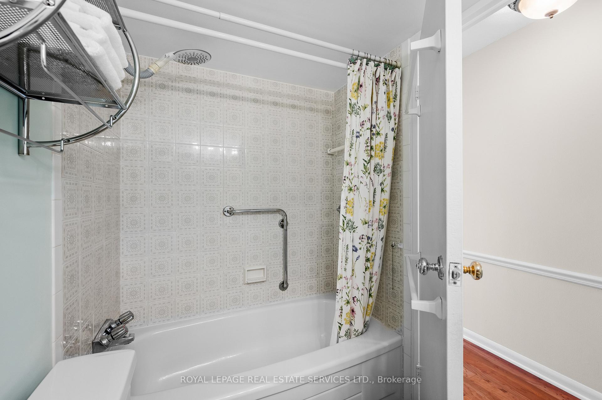 2 Bedrooms Condo at 2185 Marine,  Oakville For sale